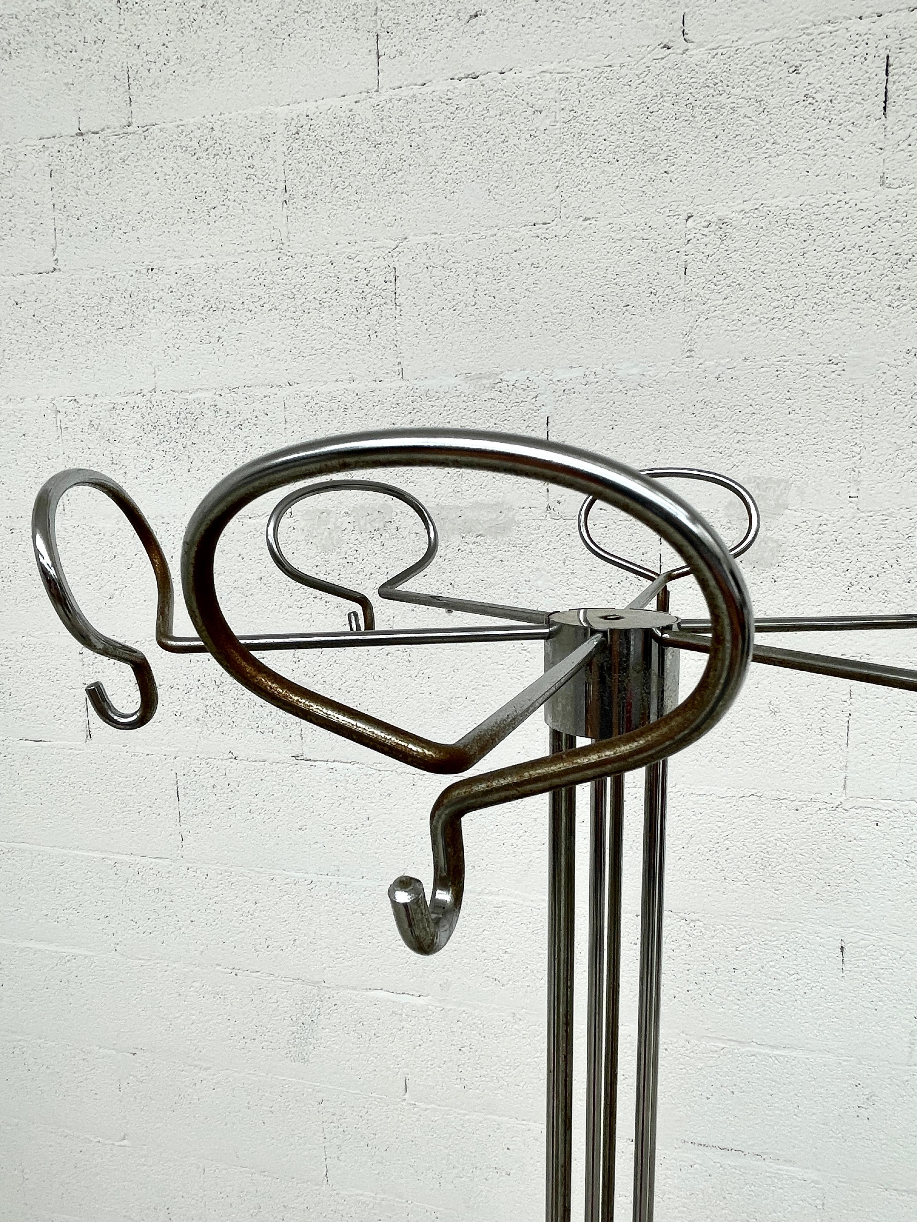Chromed Metal Clothes Hanger by Isao Hosoe for Valenti 70s In Good Condition For Sale In Padova, IT