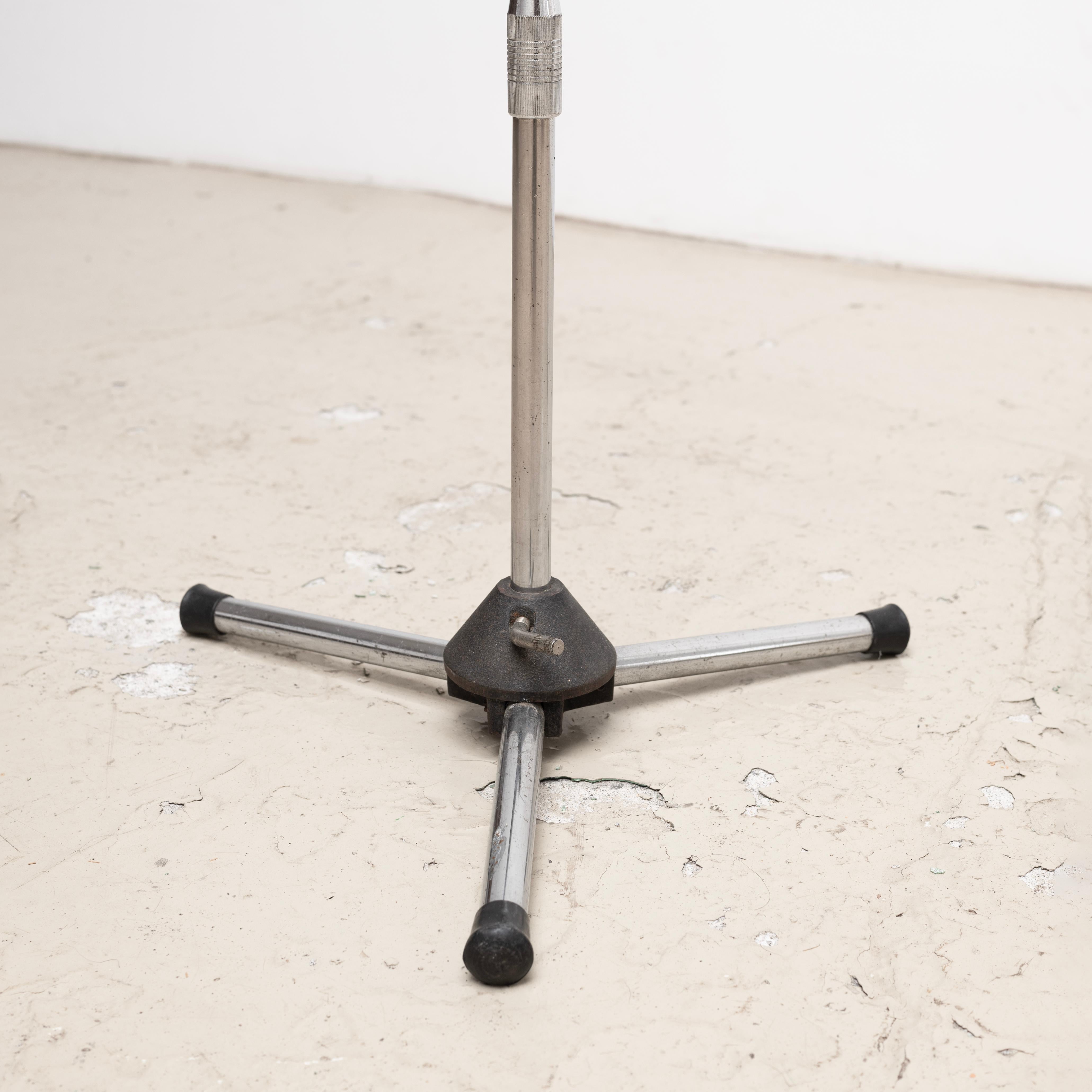 Chromed Metal Swiveling Stand Lamp BY GAE AULENTI & LIVIO CASTIGLIONI , STILNOVO For Sale 3