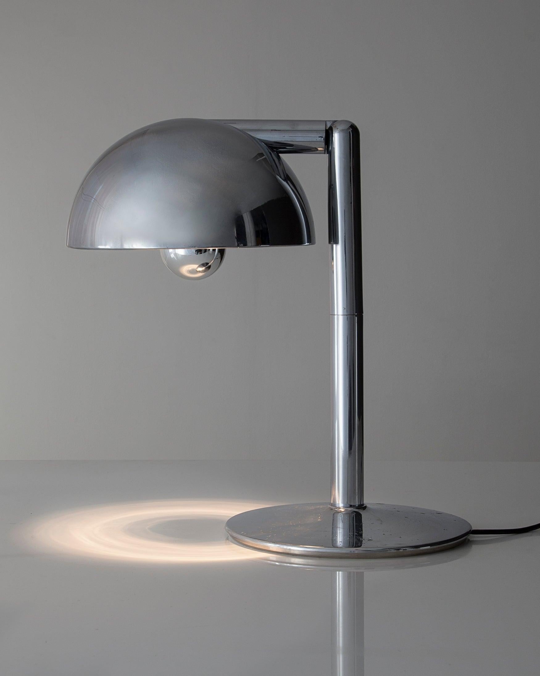 Chromed Metal Table Lamp by Adalberto Dal Lago In Good Condition In New York, NY