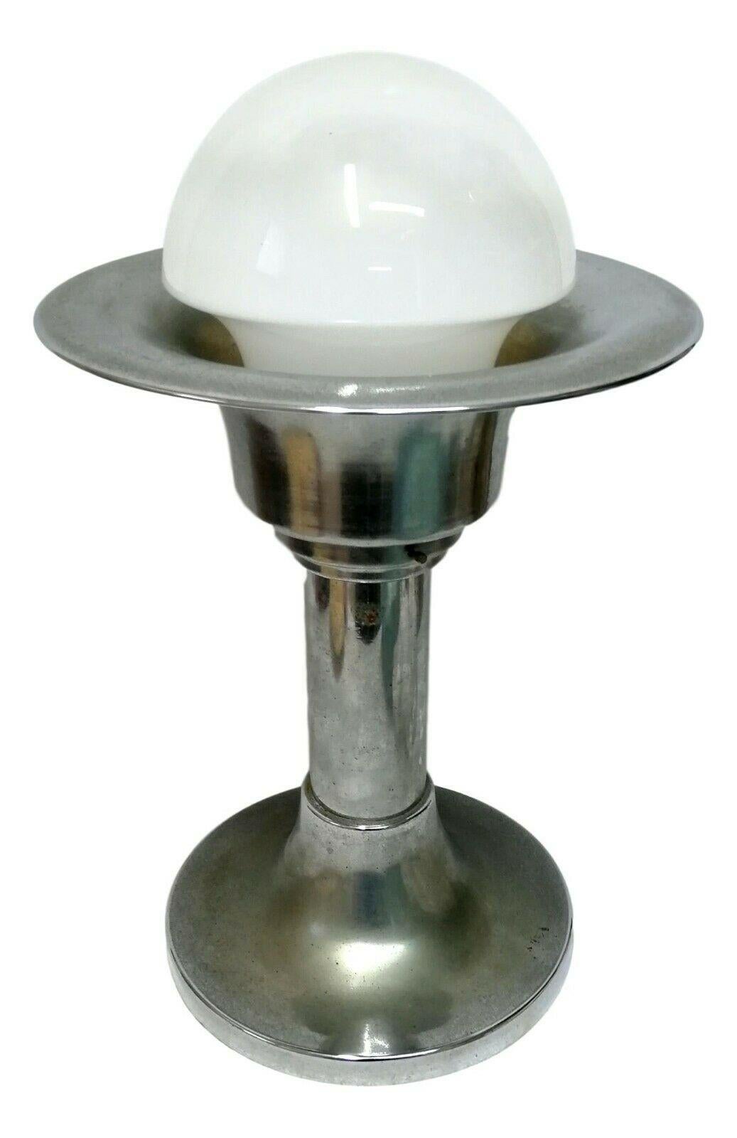 Chromed Metal Table Lamp with Murano Glass Diffuser, 1970s In Good Condition For Sale In taranto, IT