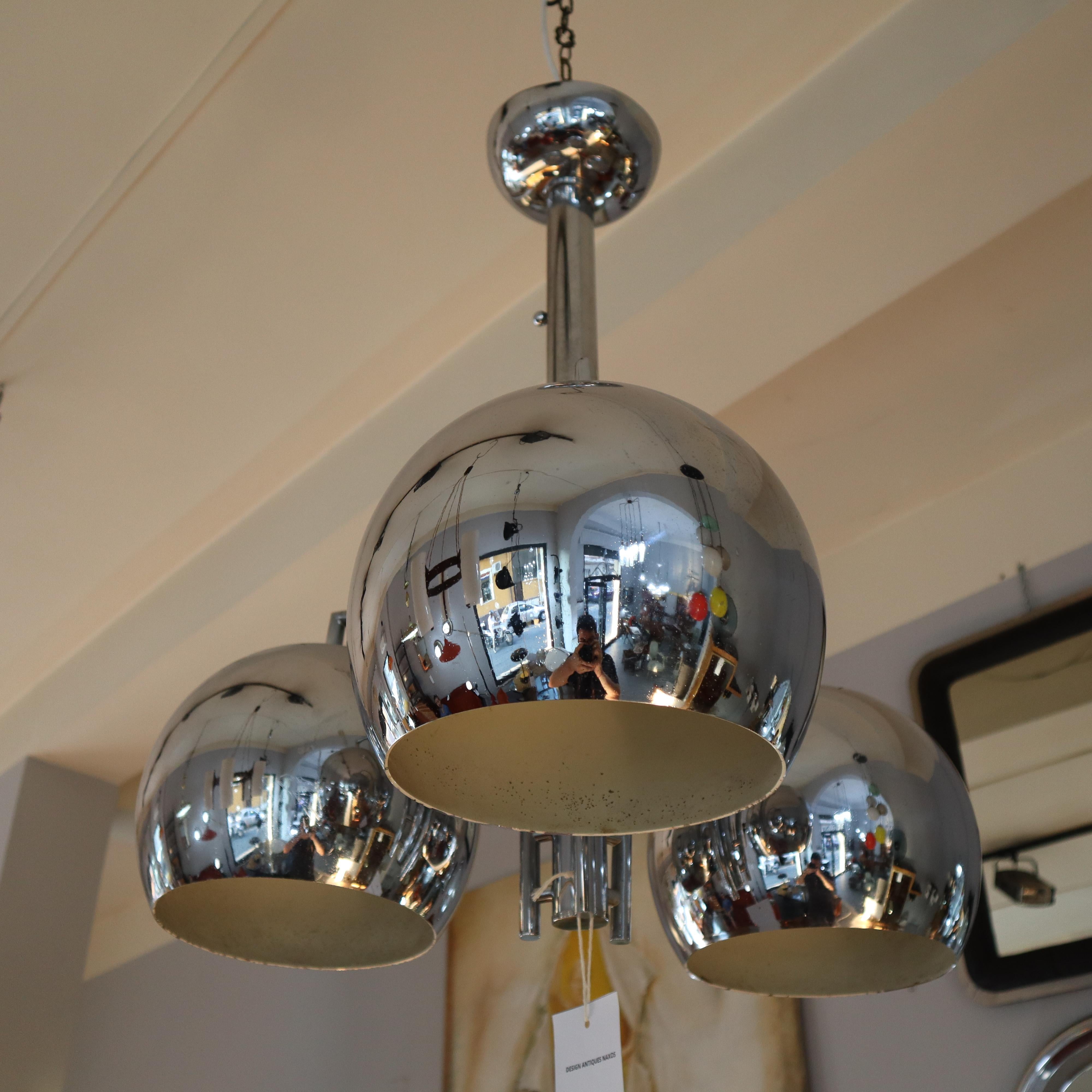 Fine XX secolo Lampadario a sfera cromato di metà secolo moderno Goffredo Reggiani, Italia, anni '70 in vendita