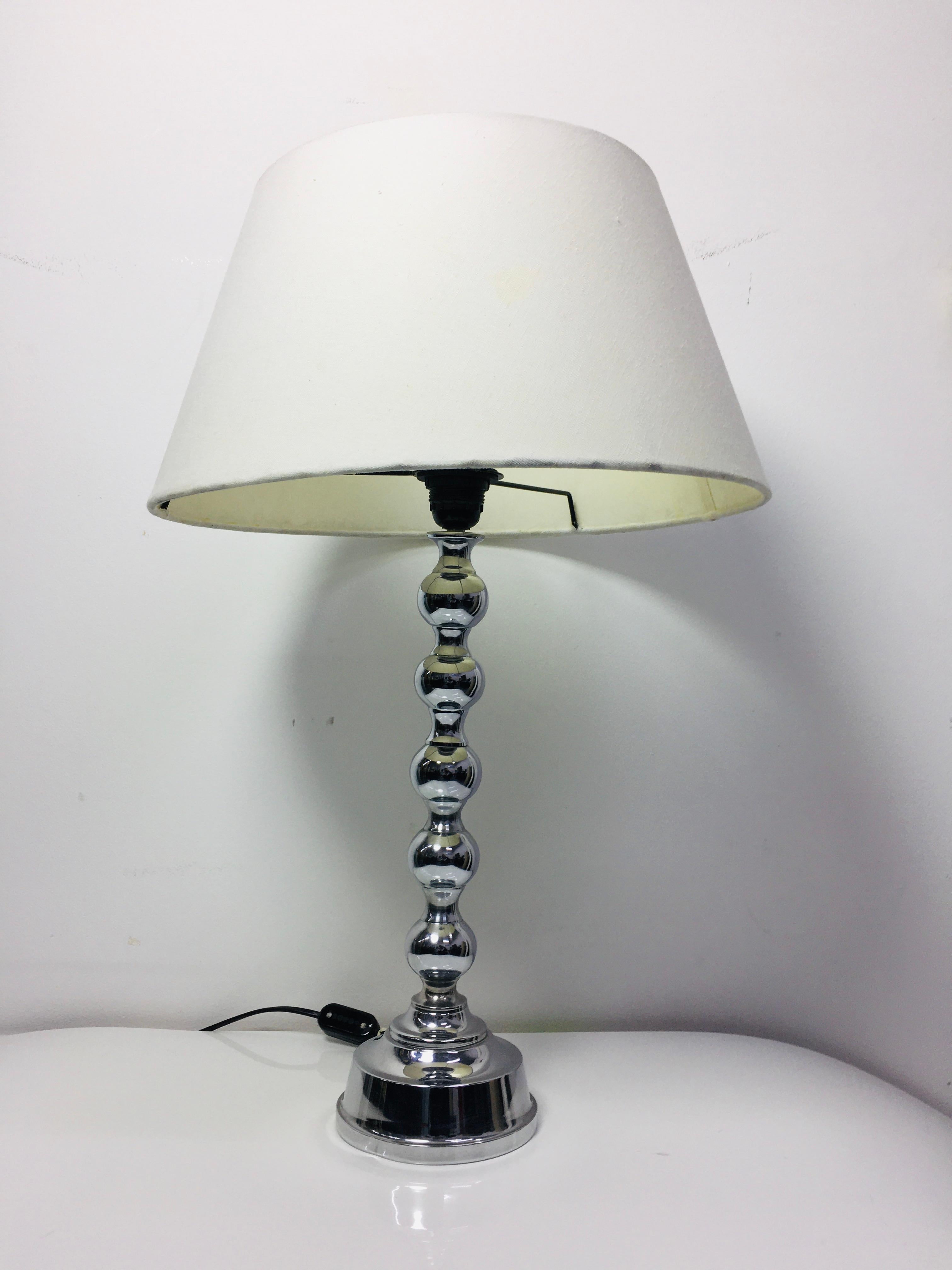 Mid-Century Modern Late 20th Century Table Lamp with Chrome Plated Stacked Orb Base 1970s For Sale