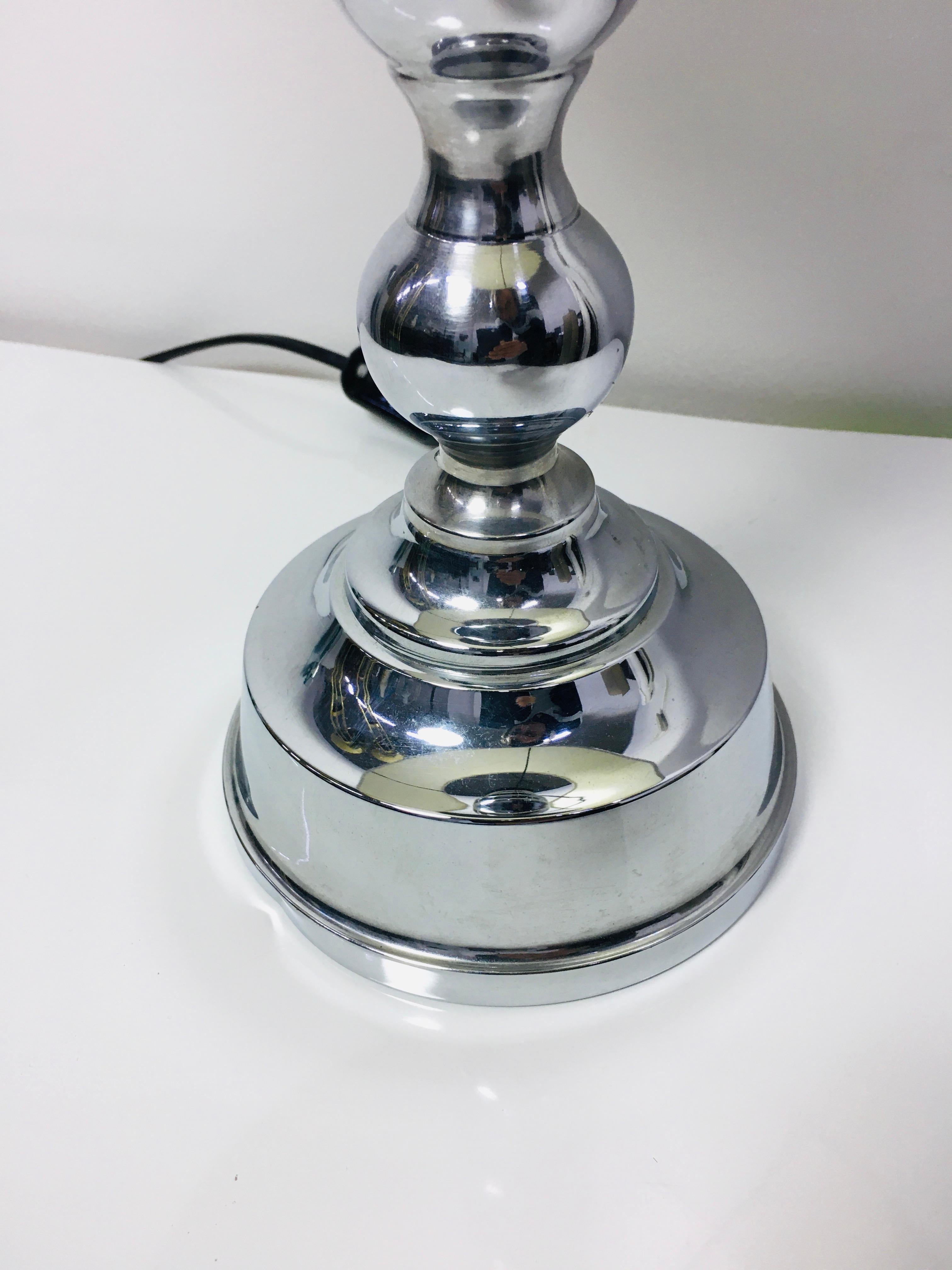 Late 20th Century Table Lamp with Chrome Plated Stacked Orb Base 1970s In Good Condition For Sale In Budapest, HU