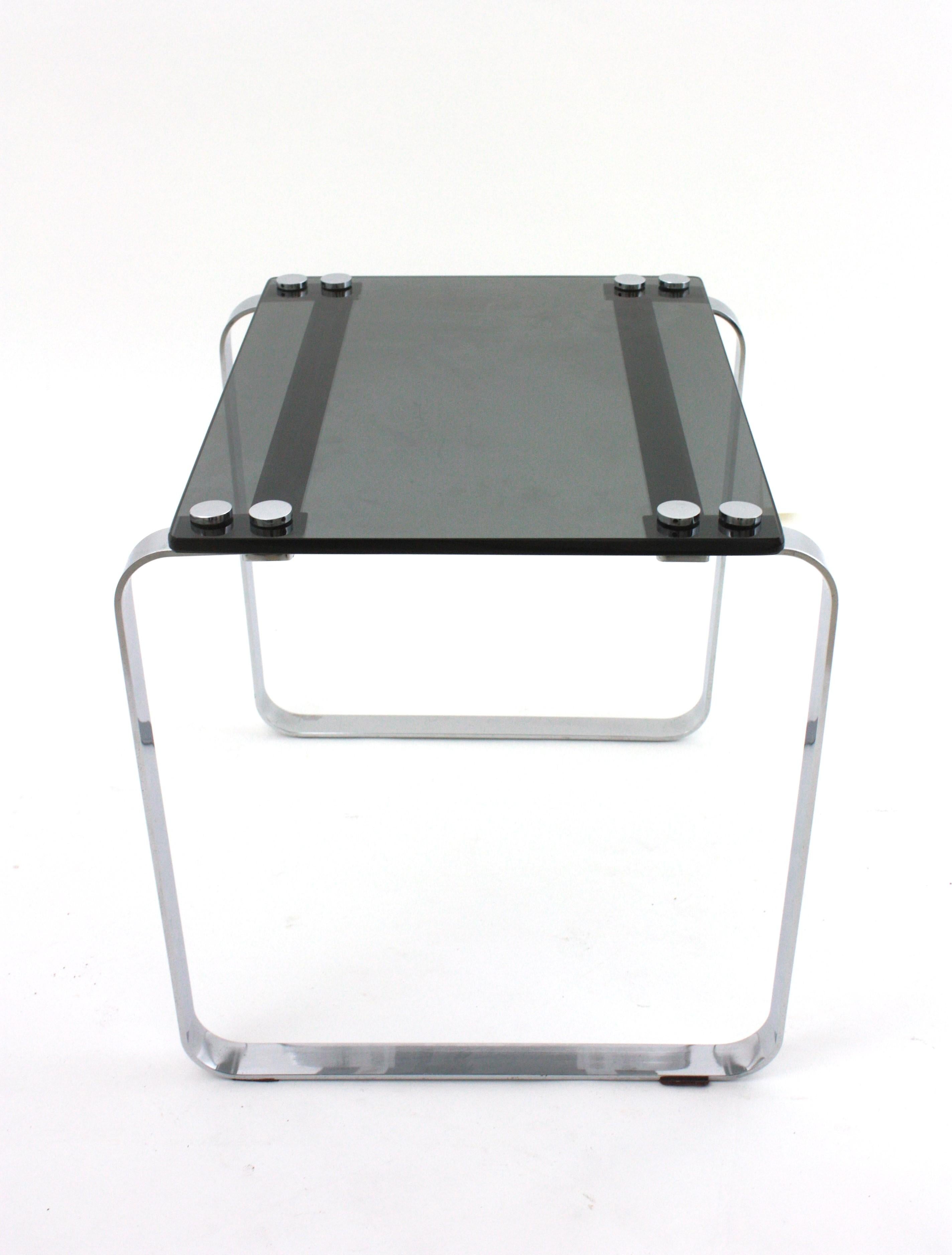 Beistelltisch aus verchromtem Stahl und Rauchglas im Angebot 9