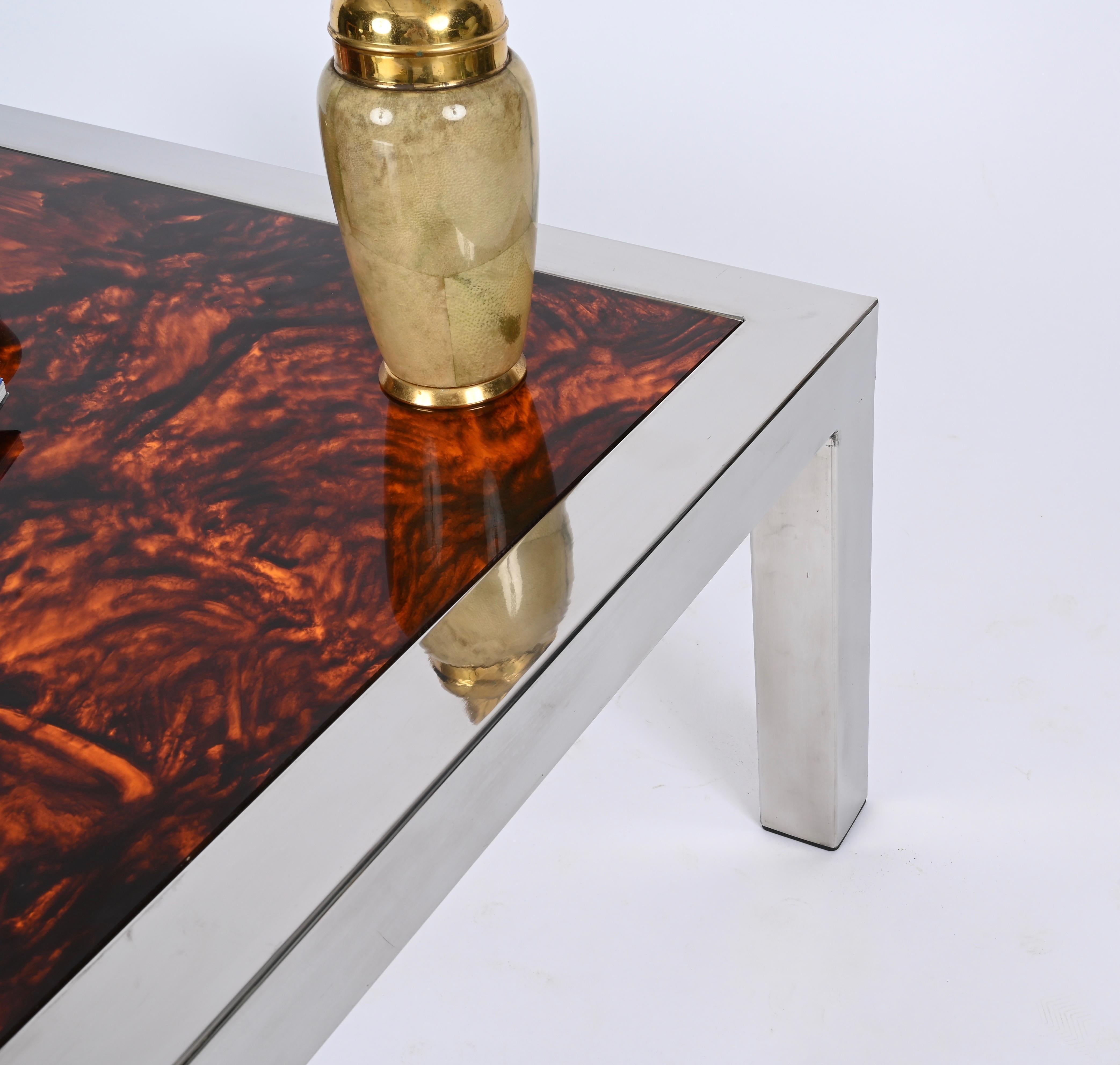 Quadratischer Couchtisch aus verchromtem Stahl und Lucite mit Schildpatt-Effekt, Italien 1970er Jahre (Italienisch) im Angebot