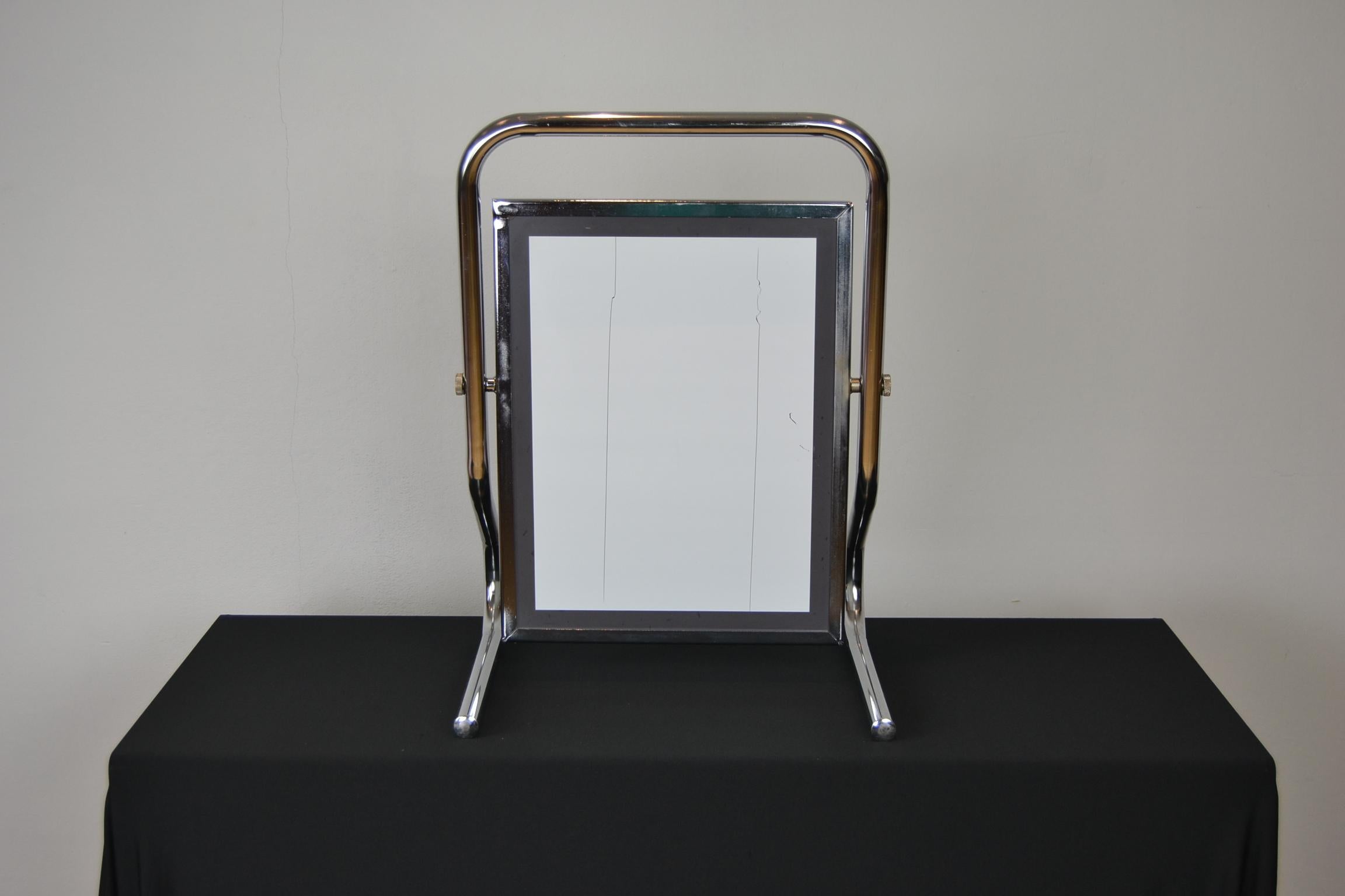Miroir de table chromé, miroir de coiffeuse de style Bauhaus, années 1970 en vente 10