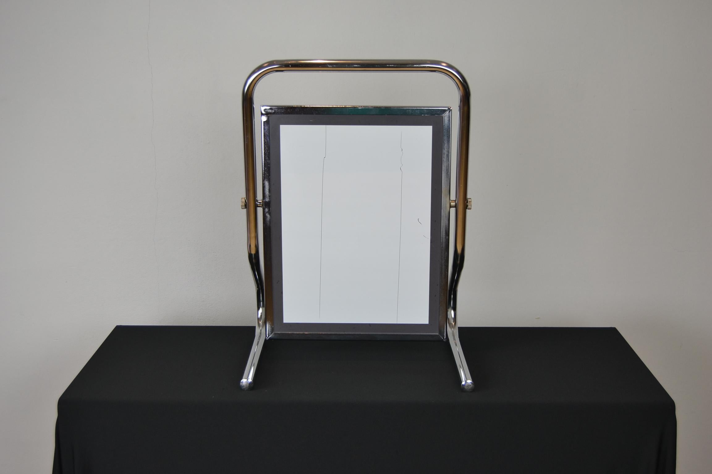 Specchio da tavolo cromato, specchio di vanità in stile Bauhaus, anni '70 in vendita 11