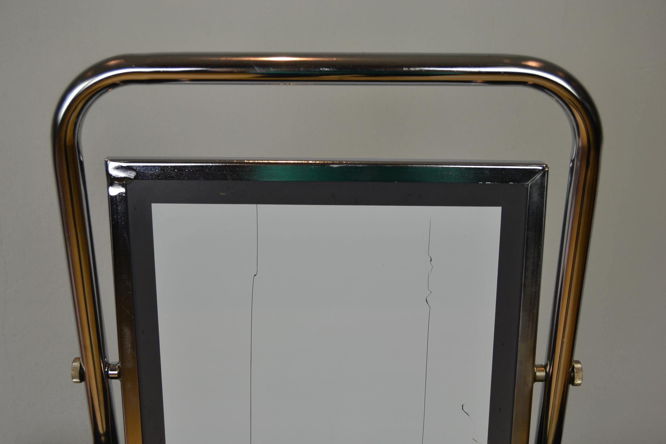 Miroir de table chromé, miroir de coiffeuse de style Bauhaus, années 1970 en vente 11