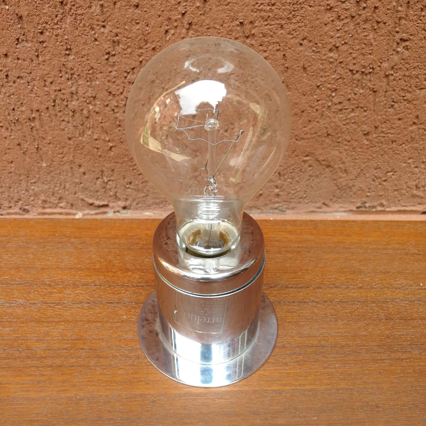 Chromed wall lamp Mod. SP15 by Gino Sarfatti for Arteluce, 1960
Italian small lamp by Gino Sarfatti for Arteluce, from 1960. Its a chromed metal lamp that can be used on the roof or on the wall, to complete in the best possible way a corner or a