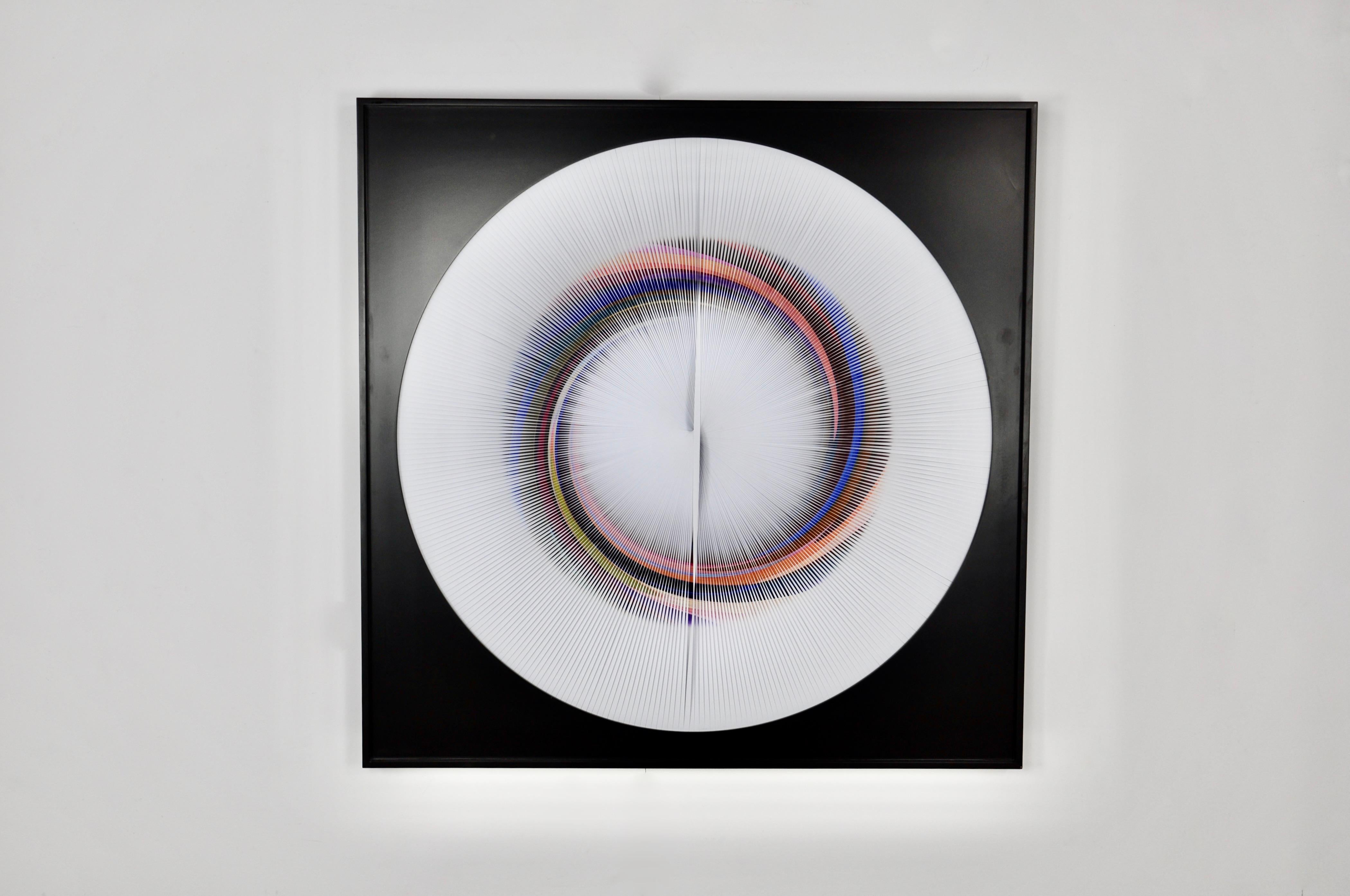 Es ist möglich, die Pappe zu entfernen, die runde Leinwand hat dann einen Durchmesser von 111 cm

Michael Scheers ist ein belgischer bildender Künstler. Er wurde 1958 geboren. Er lebt und arbeitet in Rixensart (BE).
Als Autodidakt ist Michael