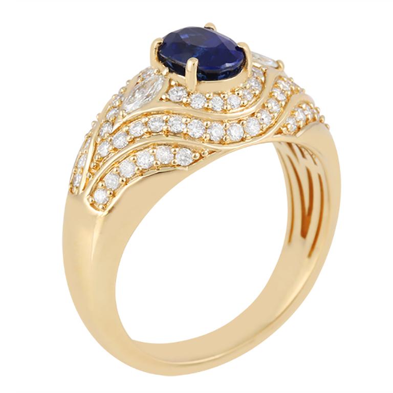 Chromia Sapphire & White Diamond 18K Yellow Gold Ring 1.75cts In Excellent Condition For Sale In New York, NY