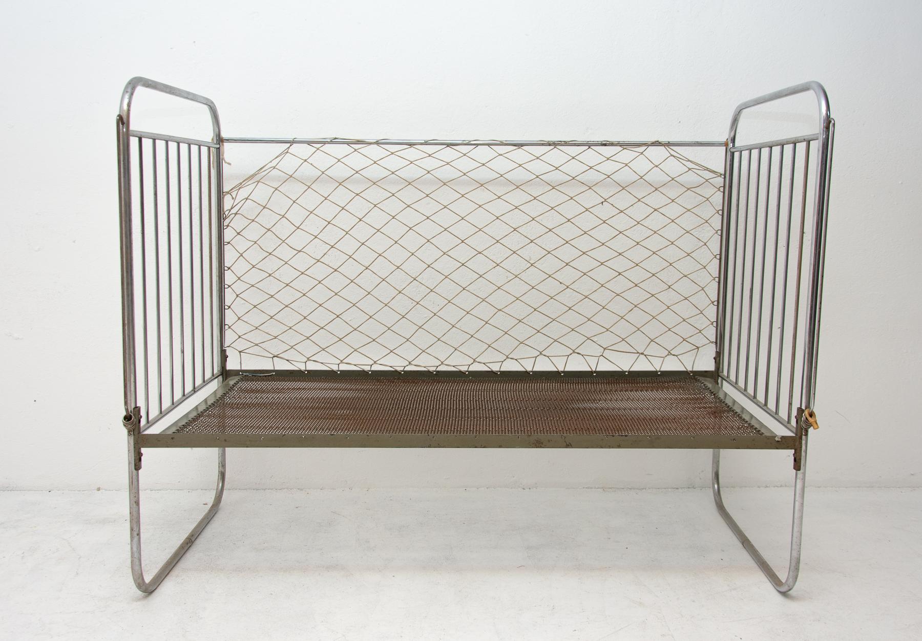 Chromium-Plated Children Bed, Bauhaus Period, 1930s For Sale 5