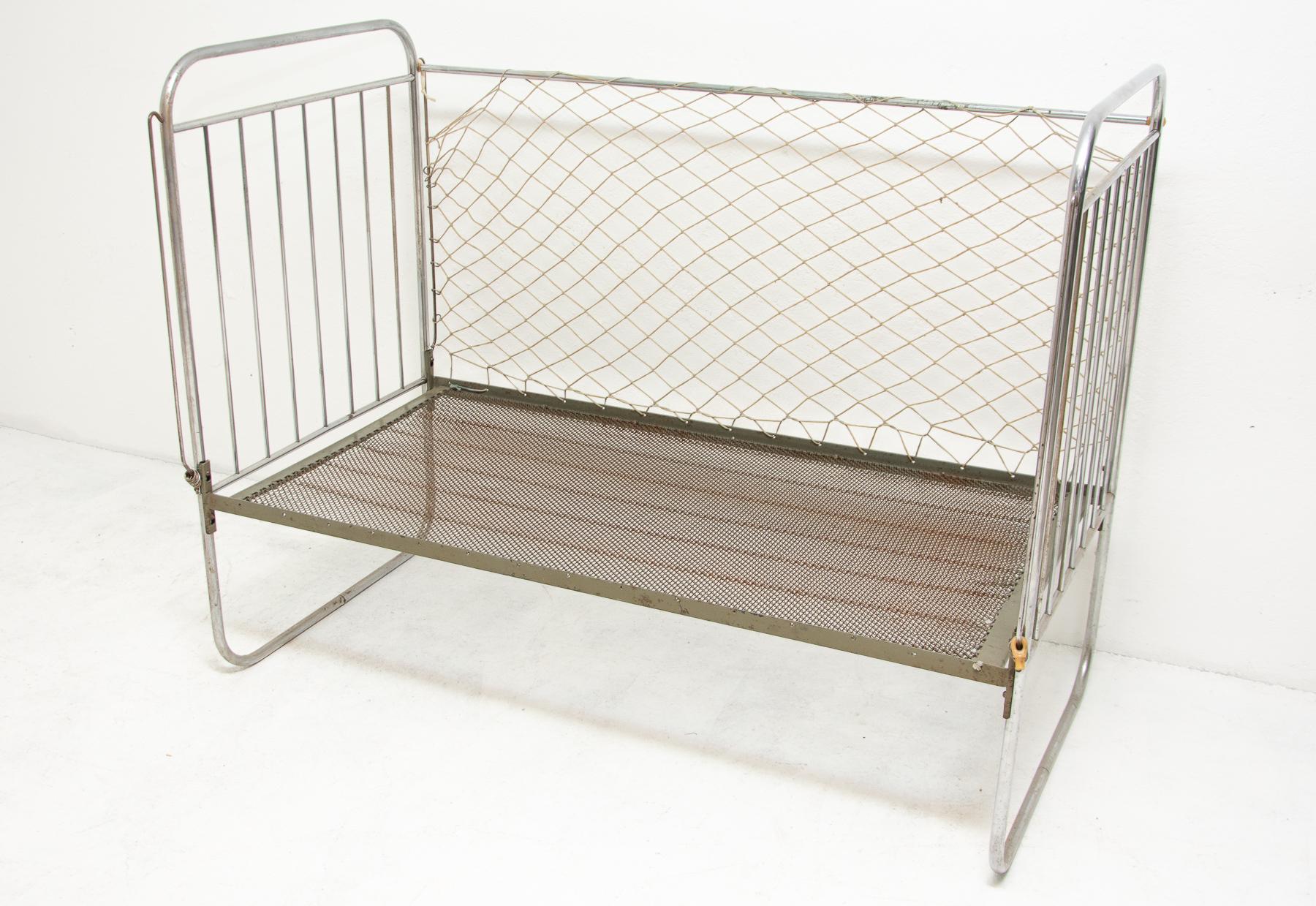 Chromium-Plated Children Bed, Bauhaus Period, 1930s For Sale 7