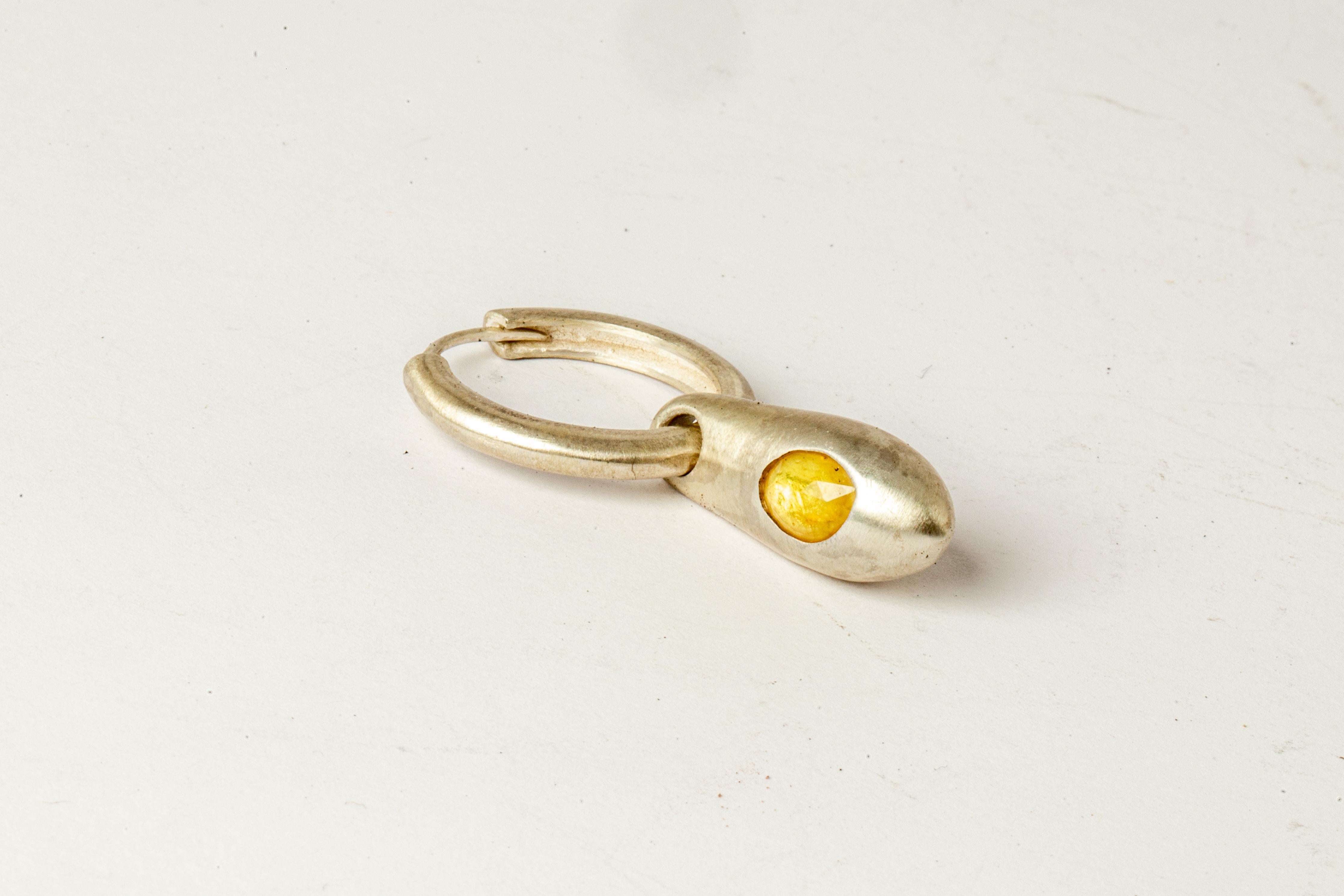 Chrysalis Earring (0.8 CT, Yellow Sapphire, MA+SAF) In New Condition For Sale In Paris, FR