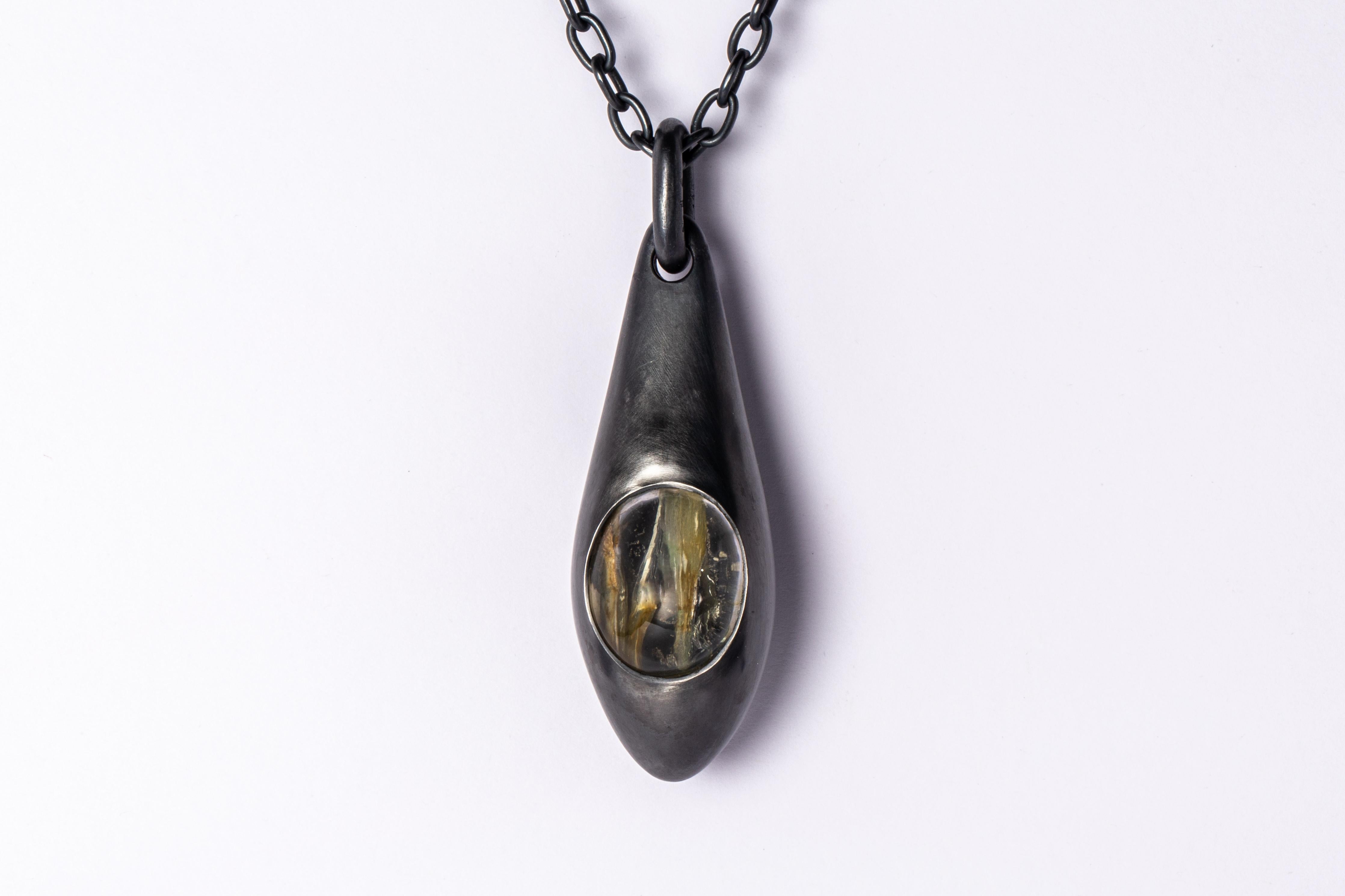 Chrysalis Necklace (Cremaster Emergence, Garden Quartz, KA+GQ) In New Condition For Sale In Paris, FR