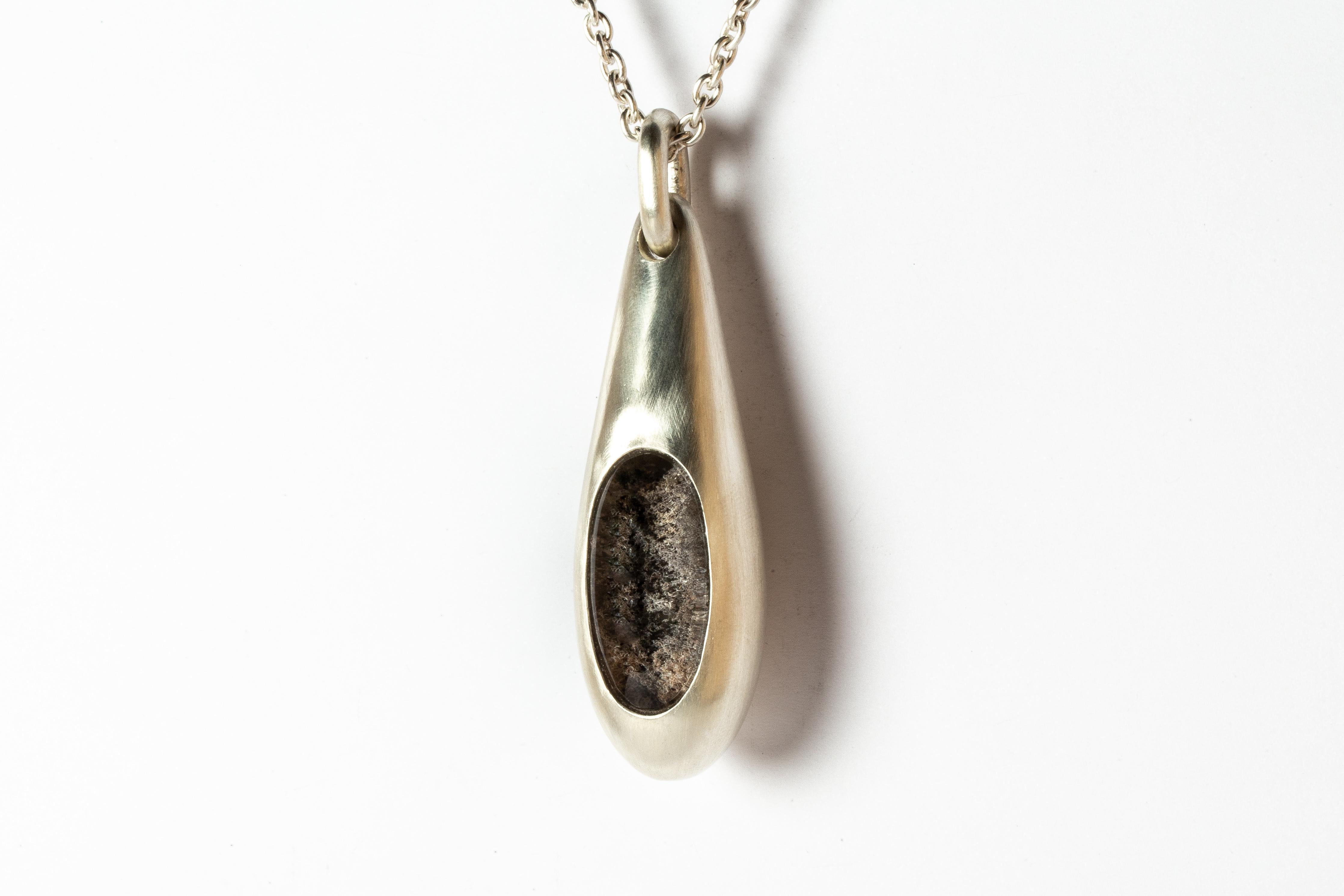 Chrysalis Necklace (Cremaster Emergence, Lodolite, MA+LOD) In New Condition For Sale In Paris, FR