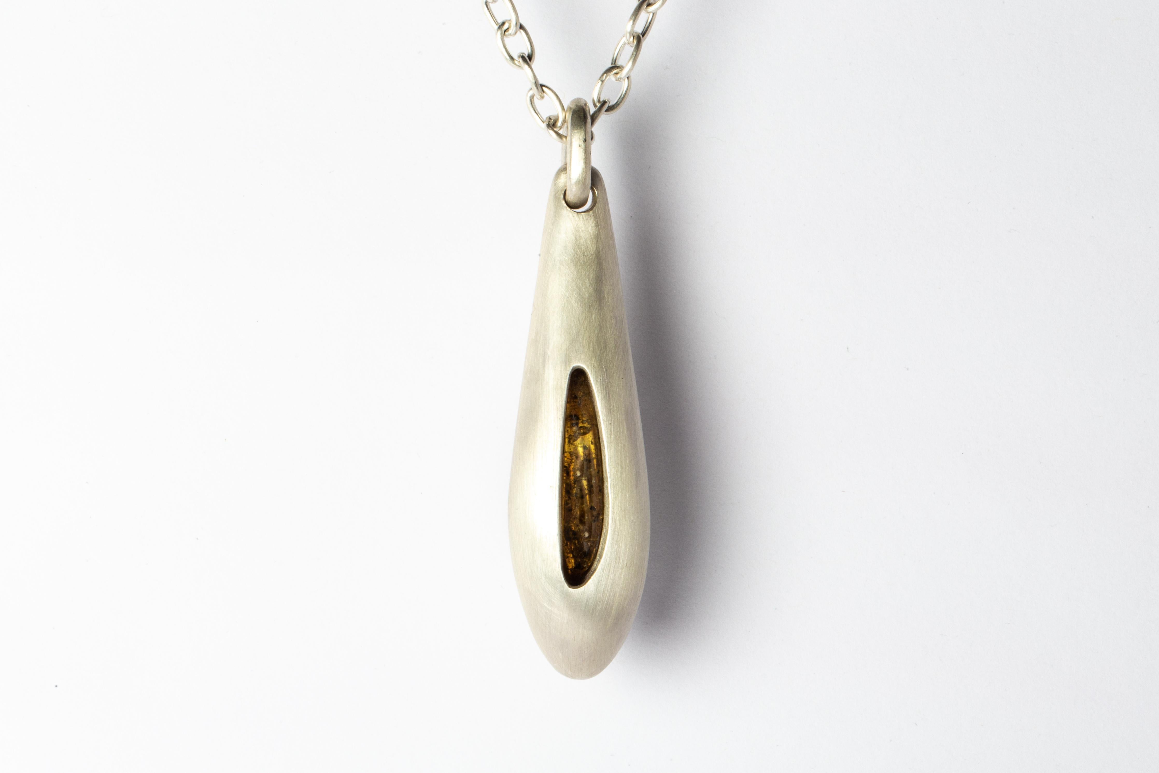 Chrysalis Necklace (Envelopment, Amber, MA+AMB) In New Condition For Sale In Paris, FR