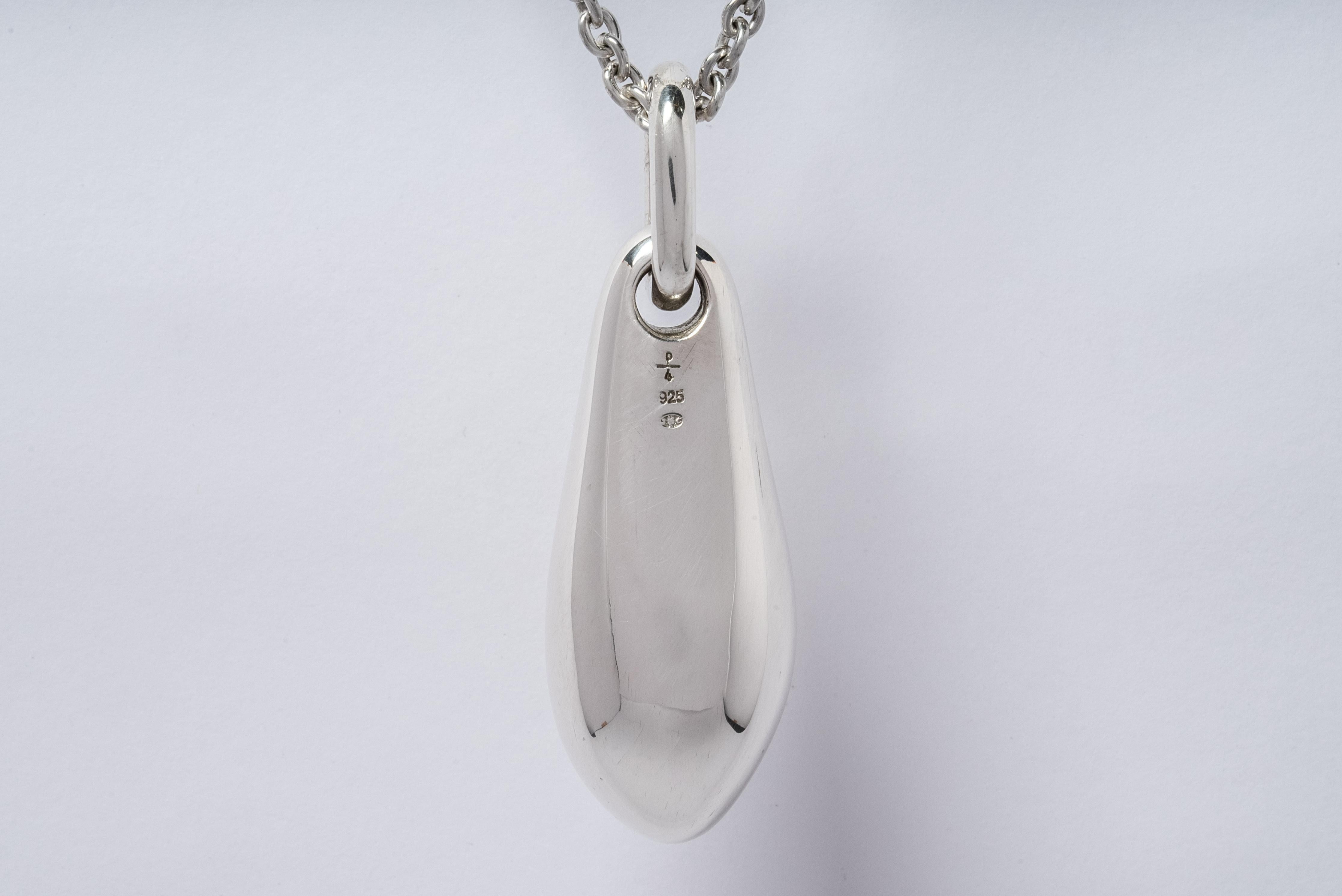 Chrysalis Necklace (Nympha, No.5, PA) In New Condition For Sale In Paris, FR
