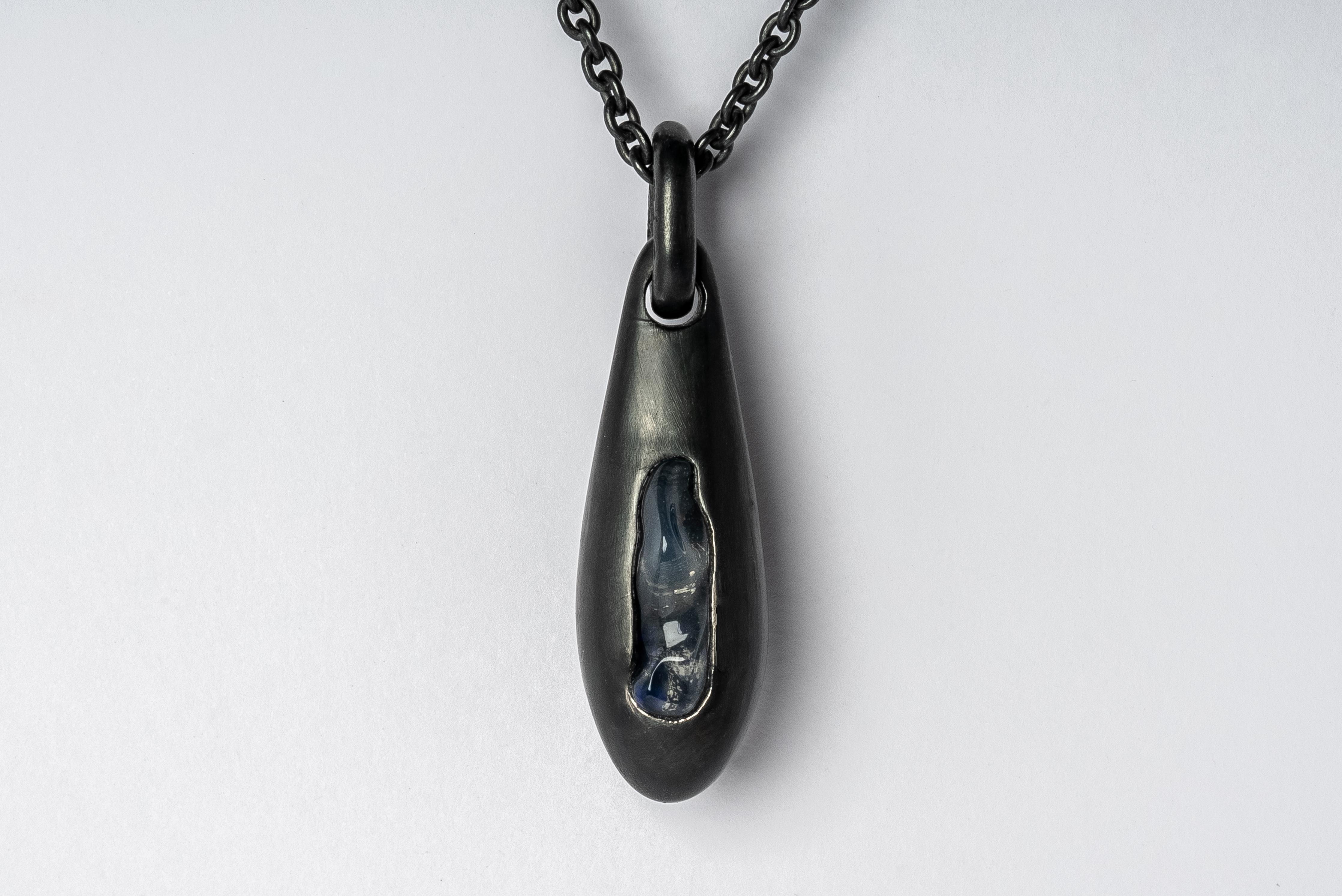 Necklace made in oxidized sterling silver and a slab of rough opal. It comes on 74 cm sterling silver chain.