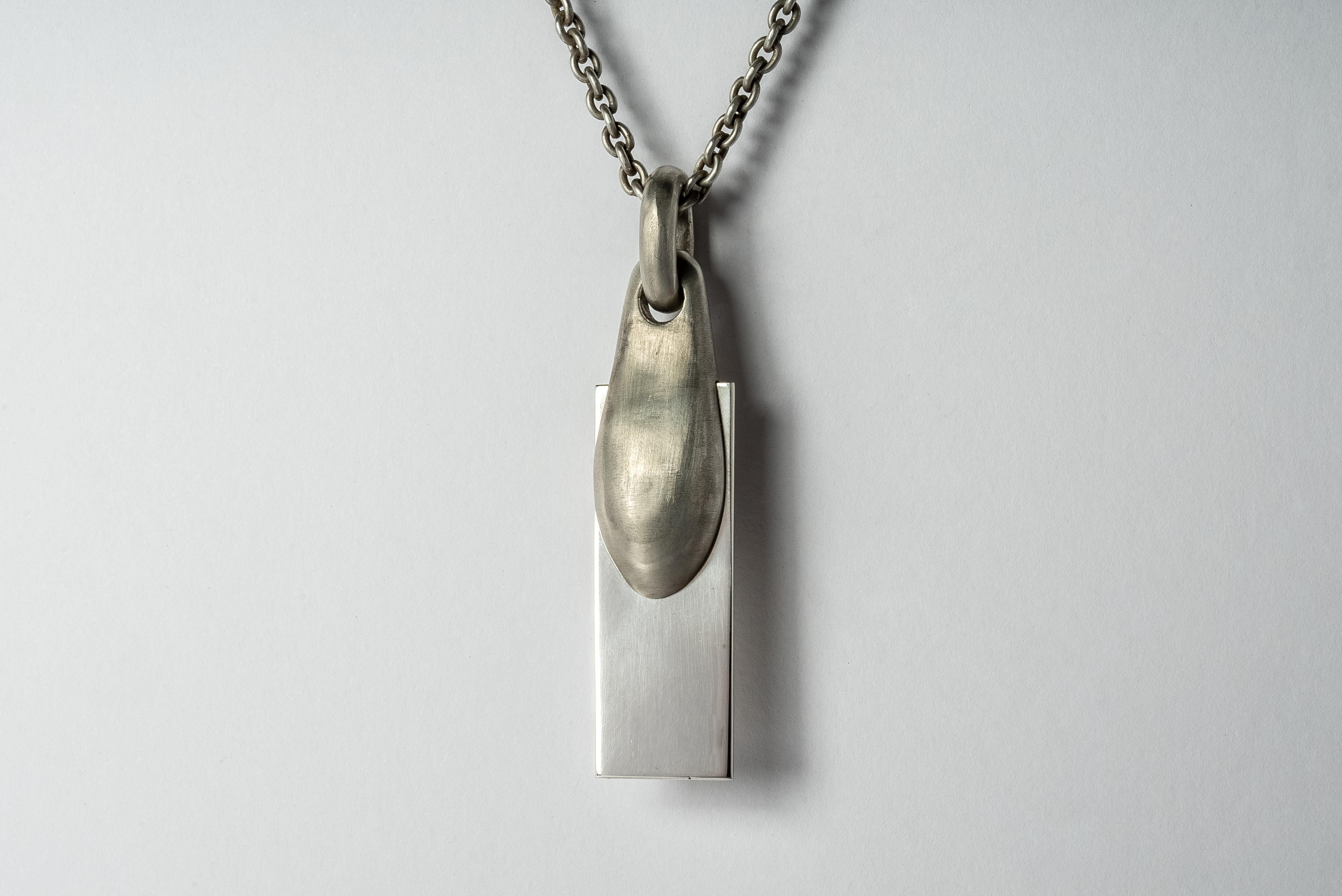 Chrysalis Necklace (Plate, Short, No.3, DA+PA) In New Condition For Sale In Paris, FR