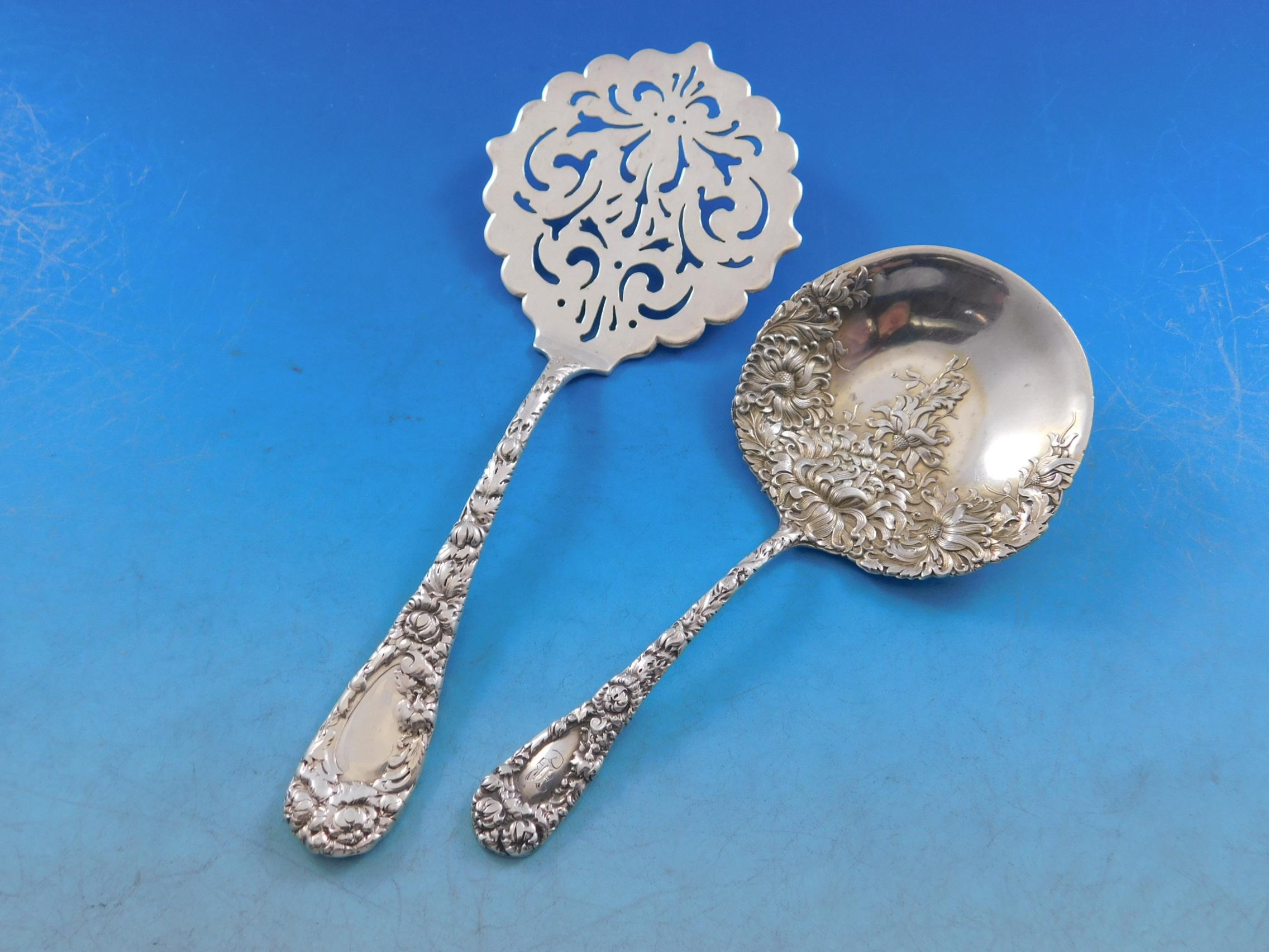 Service de couverts en argent sterling 126 pièces Chrysanthemum par Durgin en vente 3