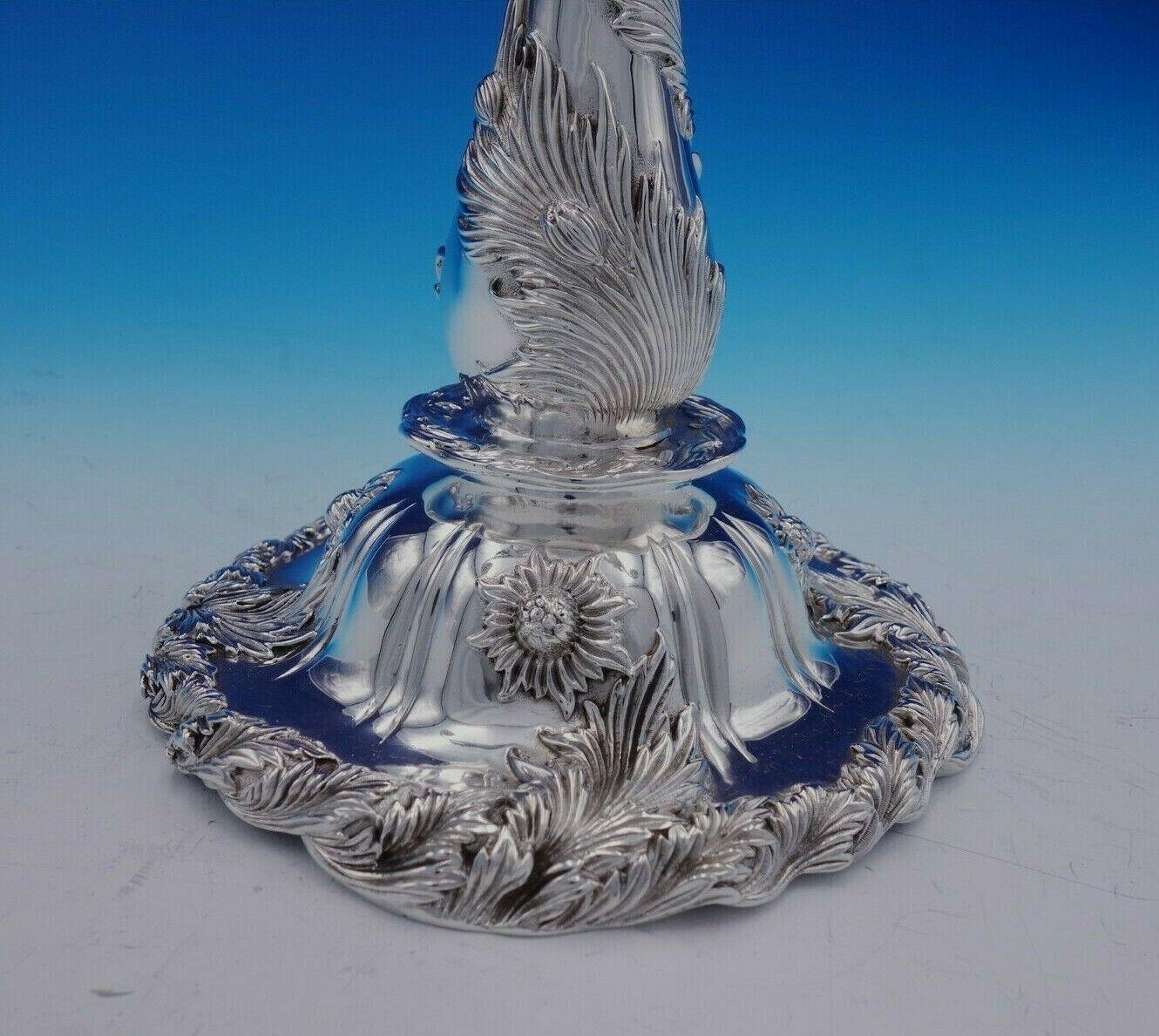 Par de candelabros de plata de ley Chrysanthemum by Tiffany & Co de 3 luces en venta 1