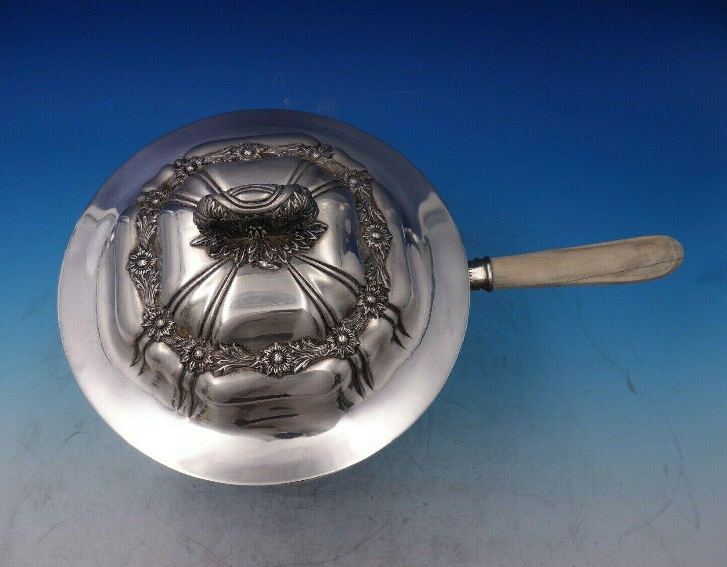 Chrysanthemum by Tiffany and Co Sterling Silver Chafing Dish with Warmer In Excellent Condition For Sale In Big Bend, WI