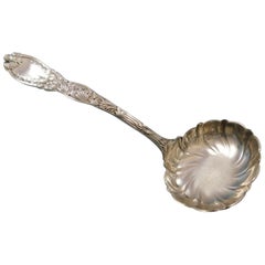 Chrysanthemum von Tiffany & Co. Austernkelle aus Sterlingsilber