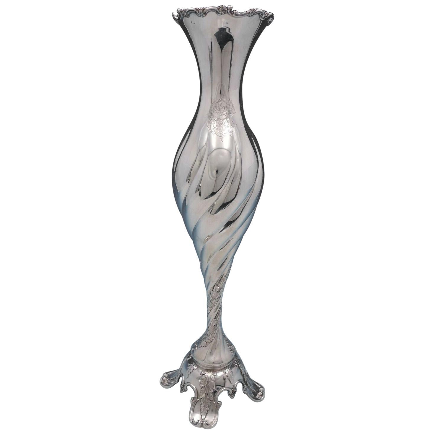 Chrysantheme Tiffany & Co. Große Vase aus Sterlingsilber Hervorragend 21"" im Angebot