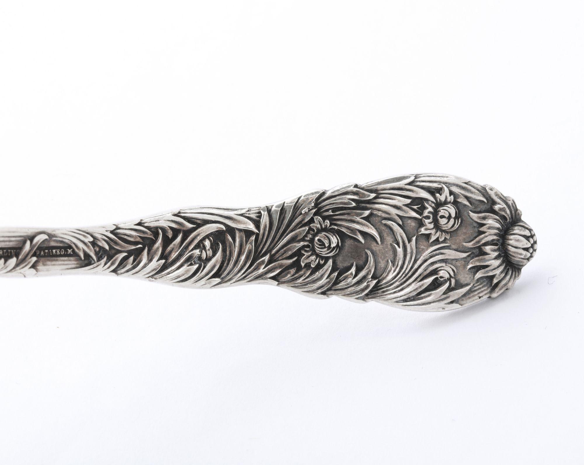 Chrysantheme von Tiffany Sterlingsilber Claret-Schöpfkelle mit gedrehtem Griff im Angebot 3