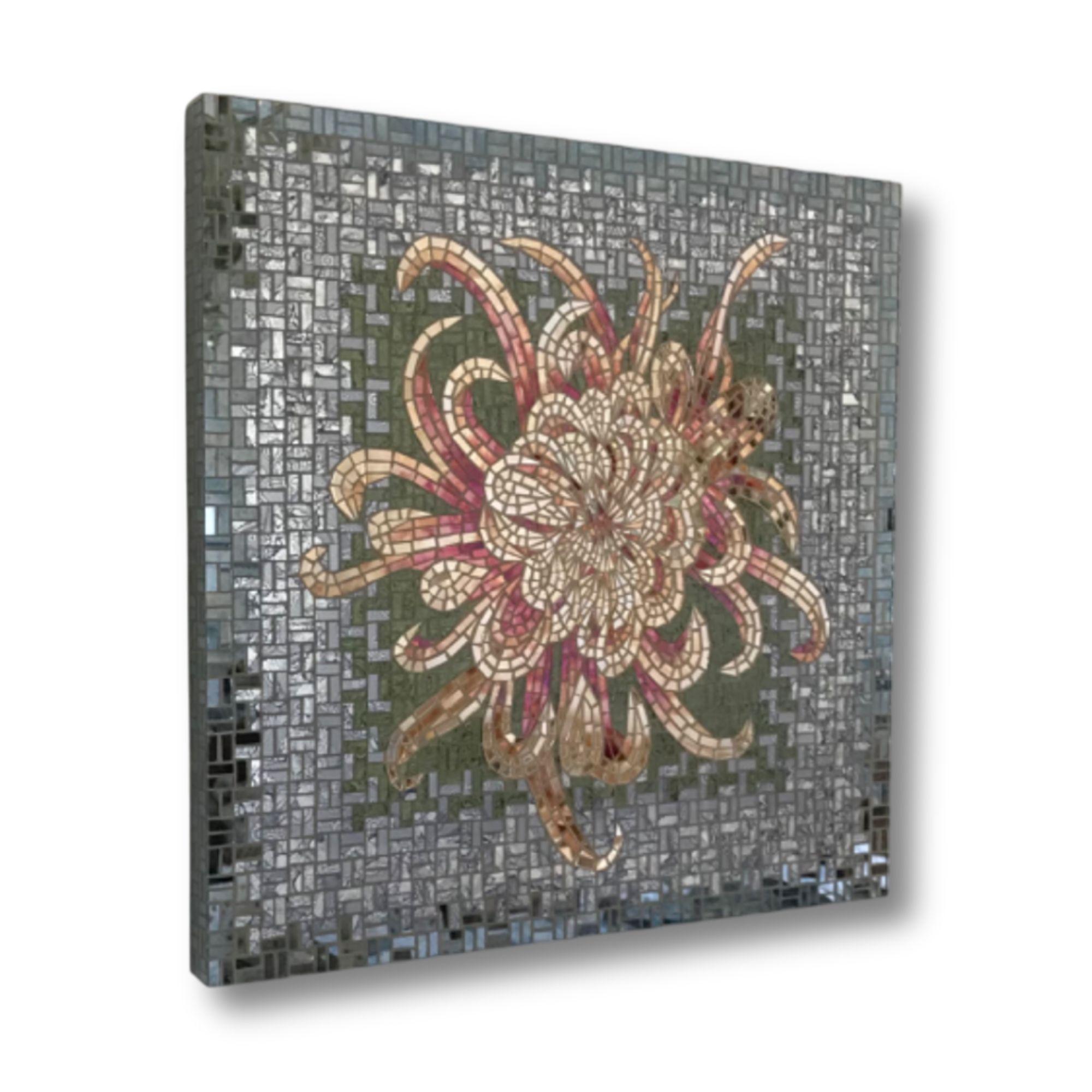 Periodo contemporaneo “Chrysanthemum”- Scultura a Mosaico in Vetro Specchiato, Pezzo Unico, 2024 in vendita