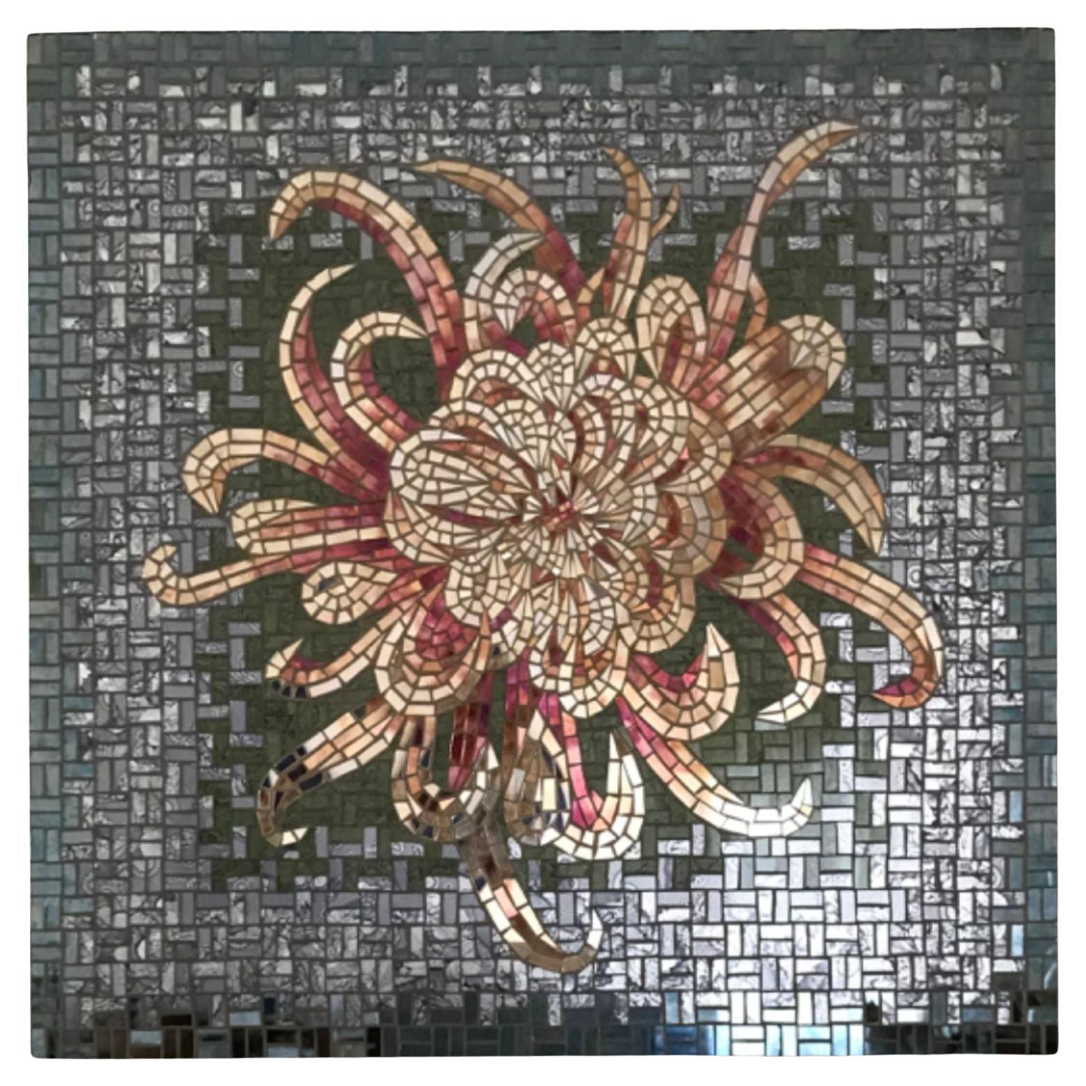 “Chrysanthemum”- Scultura a Mosaico in Vetro Specchiato, Pezzo Unico, 2024 in vendita