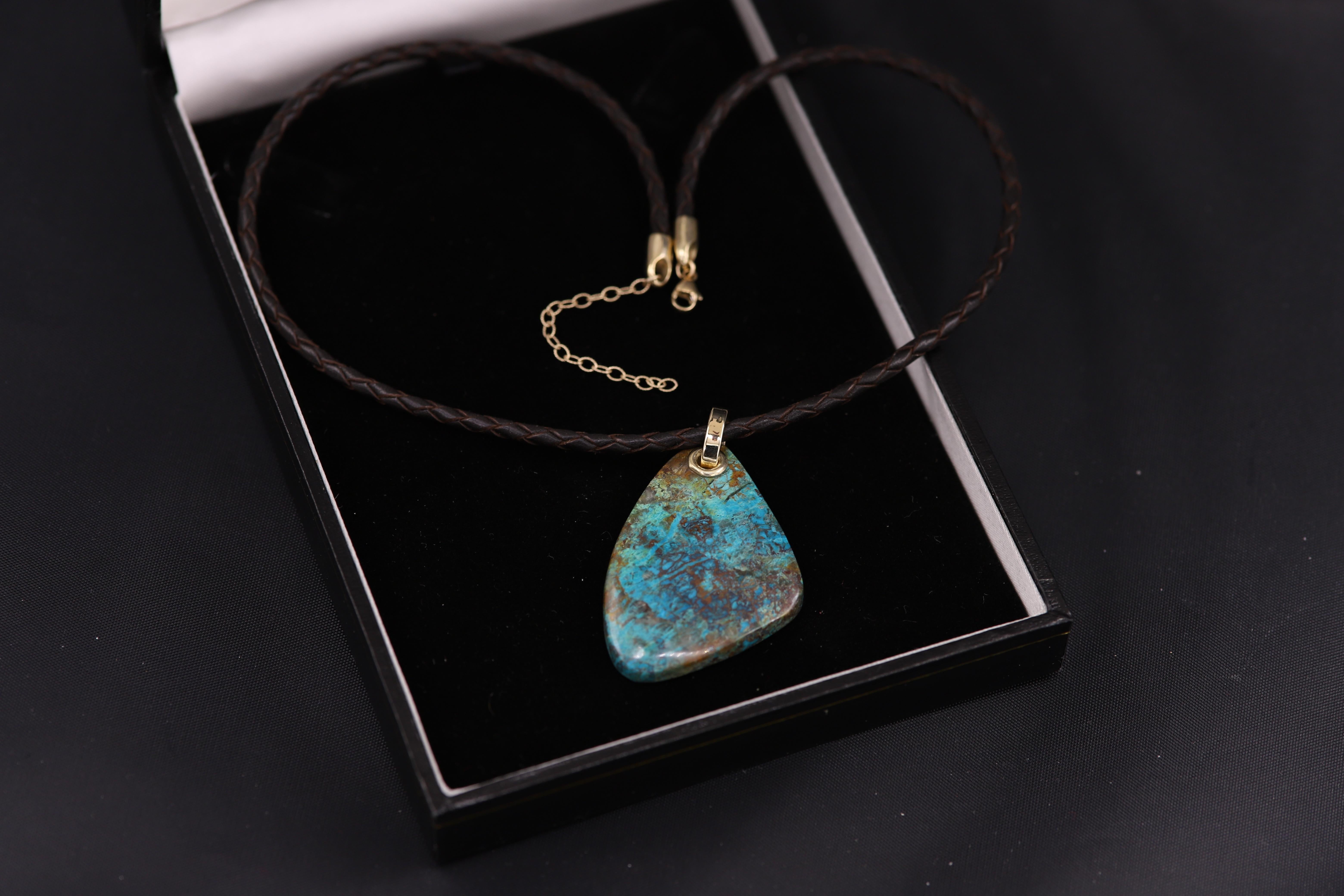 Chrysocolla Natural Stone Necklace 14 Karat Yellow Gold Leather & Blue Stone For Sale 1