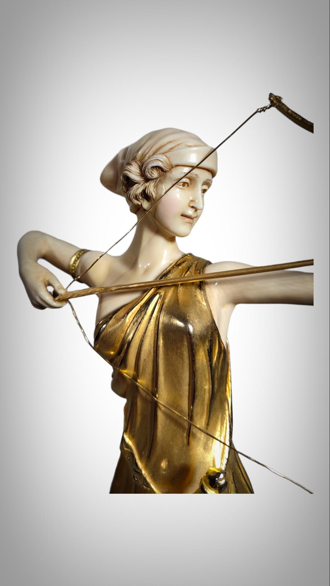 Chryselephantine sculpture, gilded bronze  resting on an onyx base, Diana In Excellent Condition For Sale In Madrid, ES