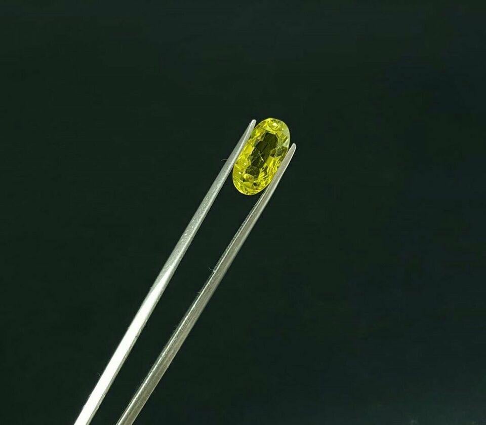 Oval Cut Chrysoberyl 2.15ct Chrysoberyl Cut Stone IGI Certified Natural Stone For Sale