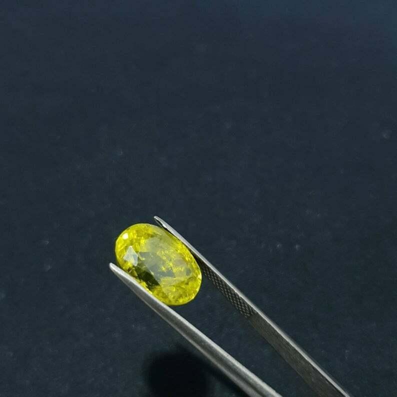 Chrysoberyl Alexandrite 9.25 Cts Cut Stone Natural Certified Chrysoberyl Stone
Light weight can be worn everyday
Its will also be certified by igi before shipping after purchase on latest dates for buyer satisfaction

Additional