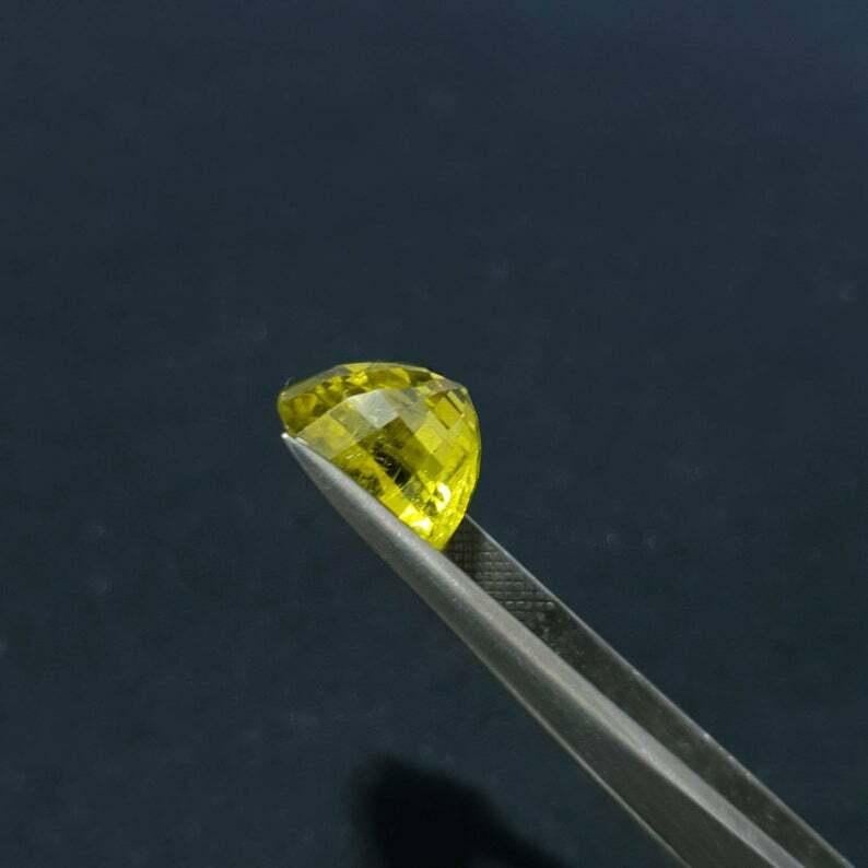 Oval Cut Chrysoberyl 8.98 Cts Greenish Yellow Natural Certified For Sale