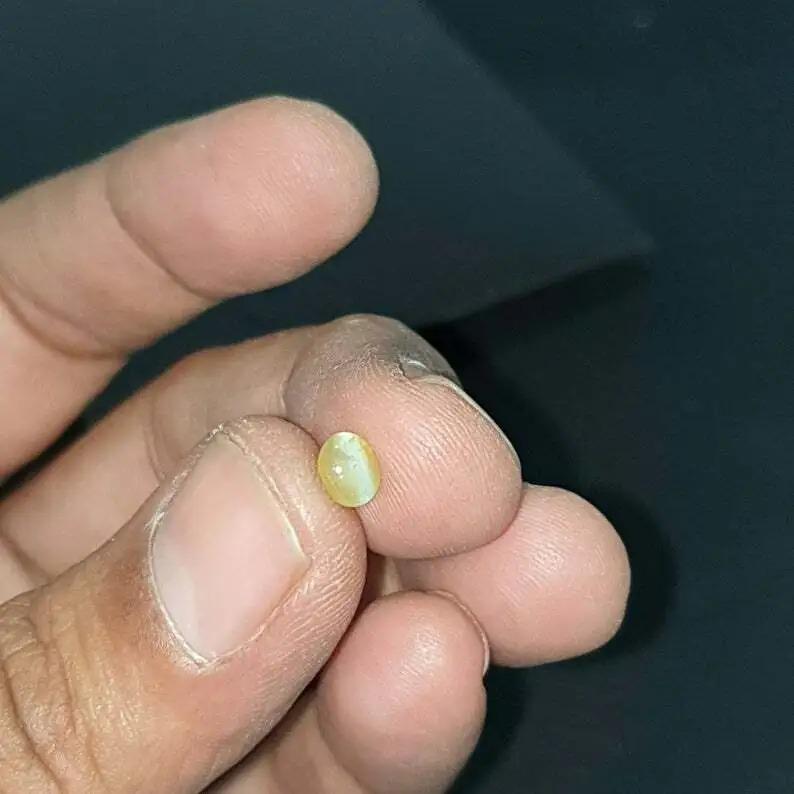 Chrysoberyl Alexandrite Cats Eye Natural Chrysoberyl Cats Eye Cabochon Certified
Light weight can be worn everyday

Additional information:
Condition: New with tags: A brand-new, unused, and unworn item (including handmade items) in the original
