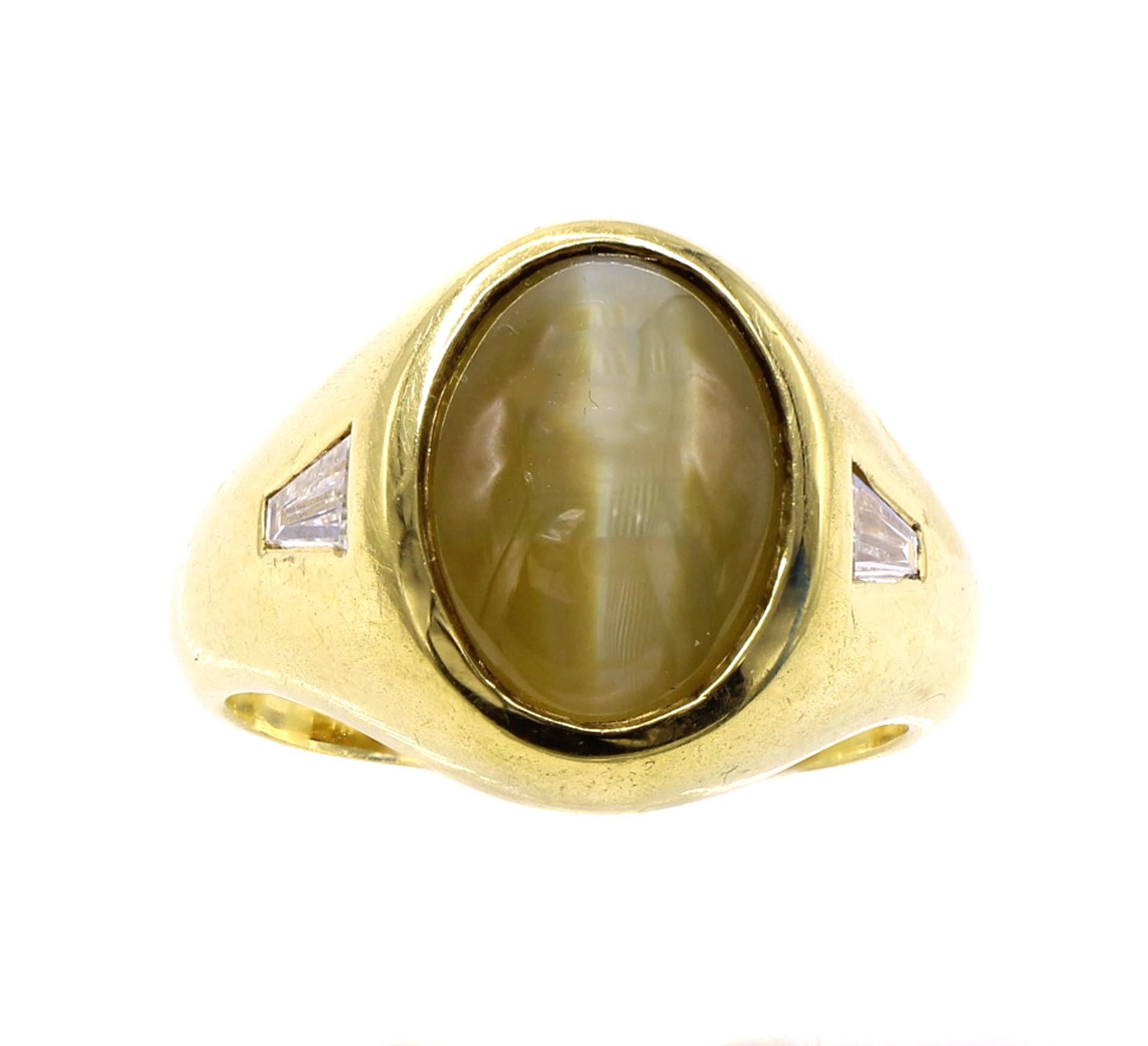 Chrysoberyl Cat's Eye 18 Karat Yellow Gold Ring For Sale 3