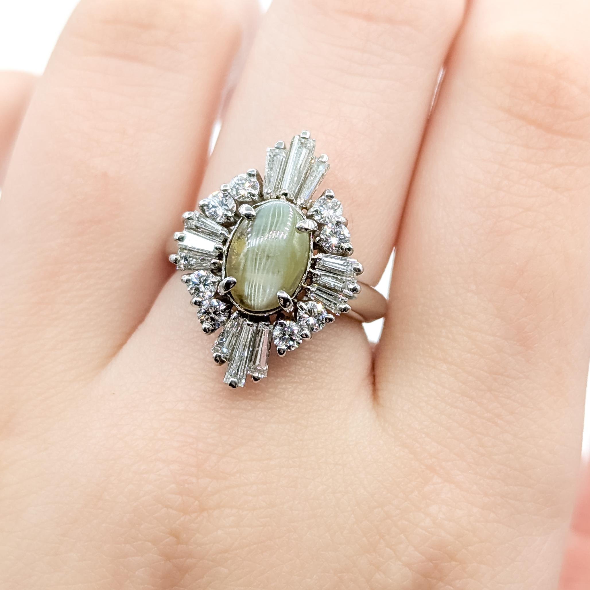 Bague cocktail en platine avec œil de chat en chrysobéryl et diamant Excellent état - En vente à Bloomington, MN