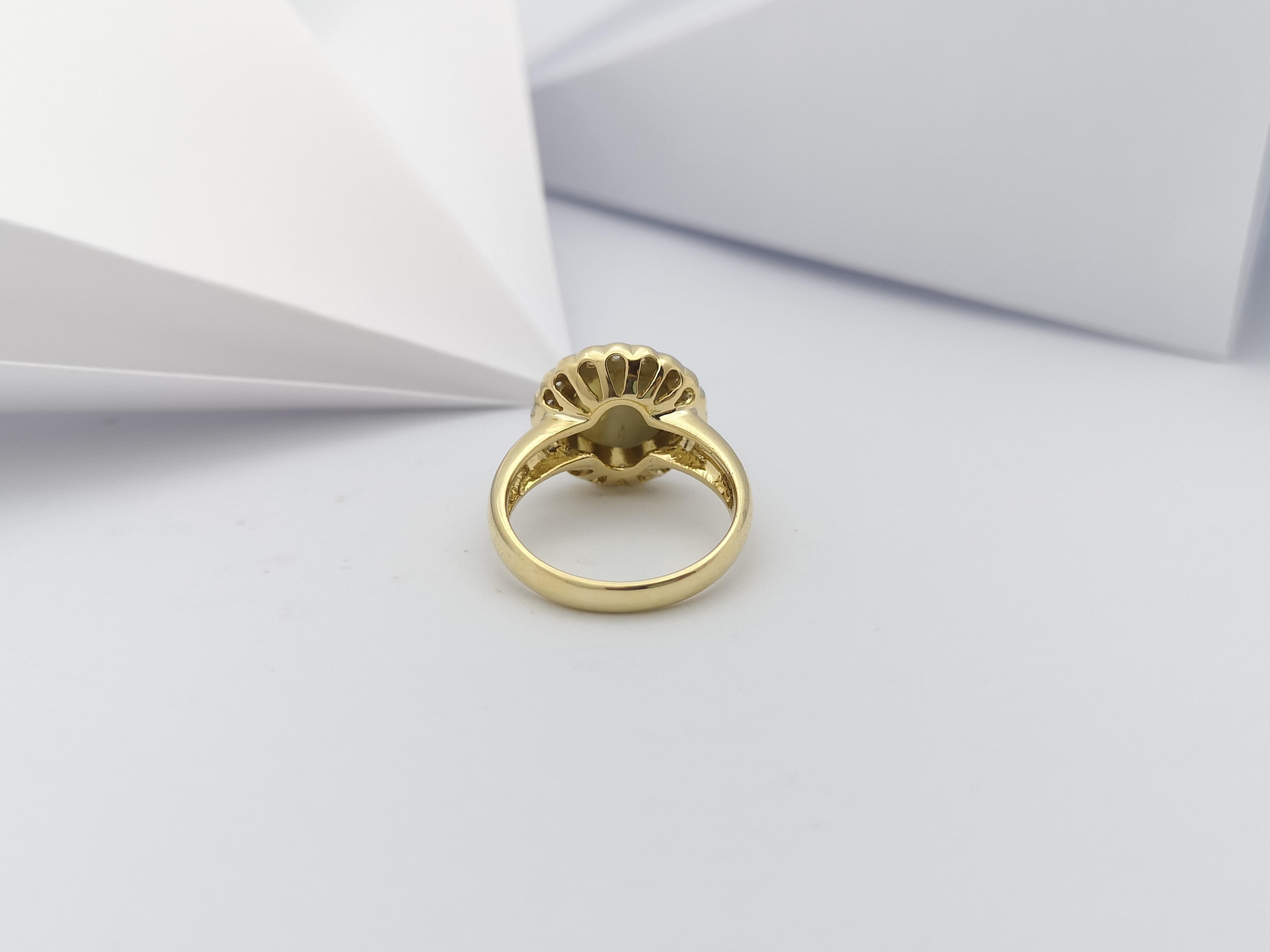 Chrysoberyl Cat's Eye with Diamond Ring Set in 18 Karat Gold For Sale 4