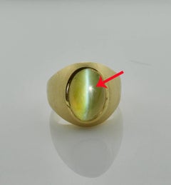 Chrysoberyl Catseye in 18 Karat Yellow Gold Substantial Ring