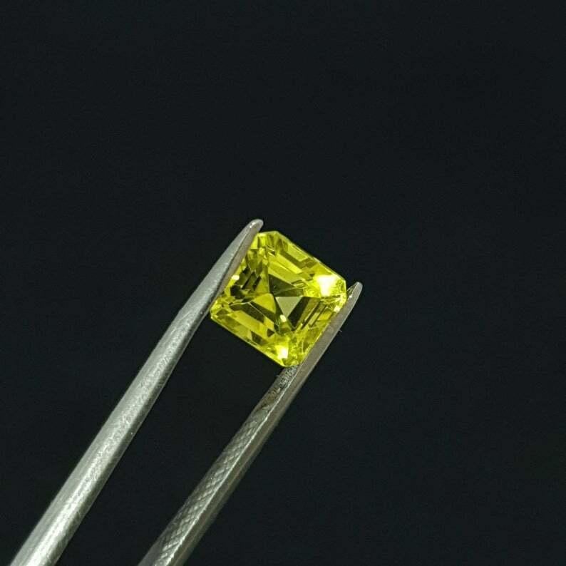 Octagon Cut Chrysoberyl Cut Stone IGI Certified Natural Chrysoberyl Octagon Shape For Sale