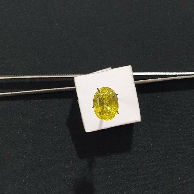 Chrysoberyl Cut Stone Chrysoberyl Natural IGI Certified Rare Color Chrysoberyl
Light weight can be worn everyday 

Additional information:
Condition: New with tags: A brand-new, unused, and unworn item (including handmade items) in the original