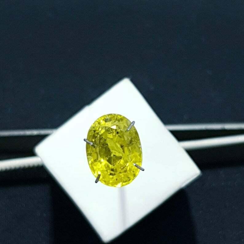 Oval Cut Chrysoberyl Cut Stone Natural IGI Certified Rare Color For Sale