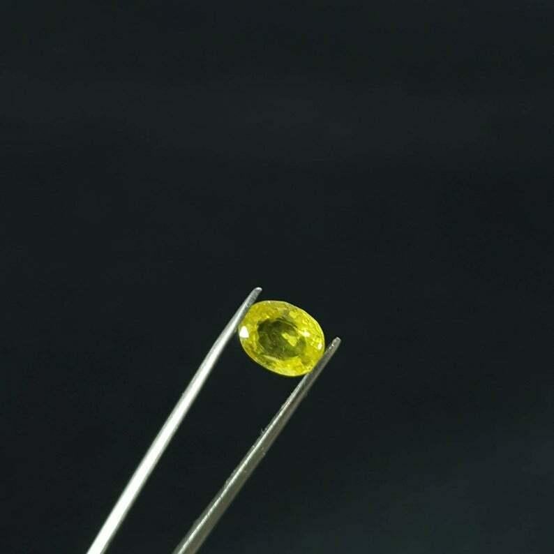 Chrysoberyl Stone 2.05 Cts Chrysoberyl Cut Stone Natural IGI Certified Stone
Light weight can be worn everyday

Additional information:
Condition: New with tags: A brand-new, unused, and unworn item (including handmade items) in the original
