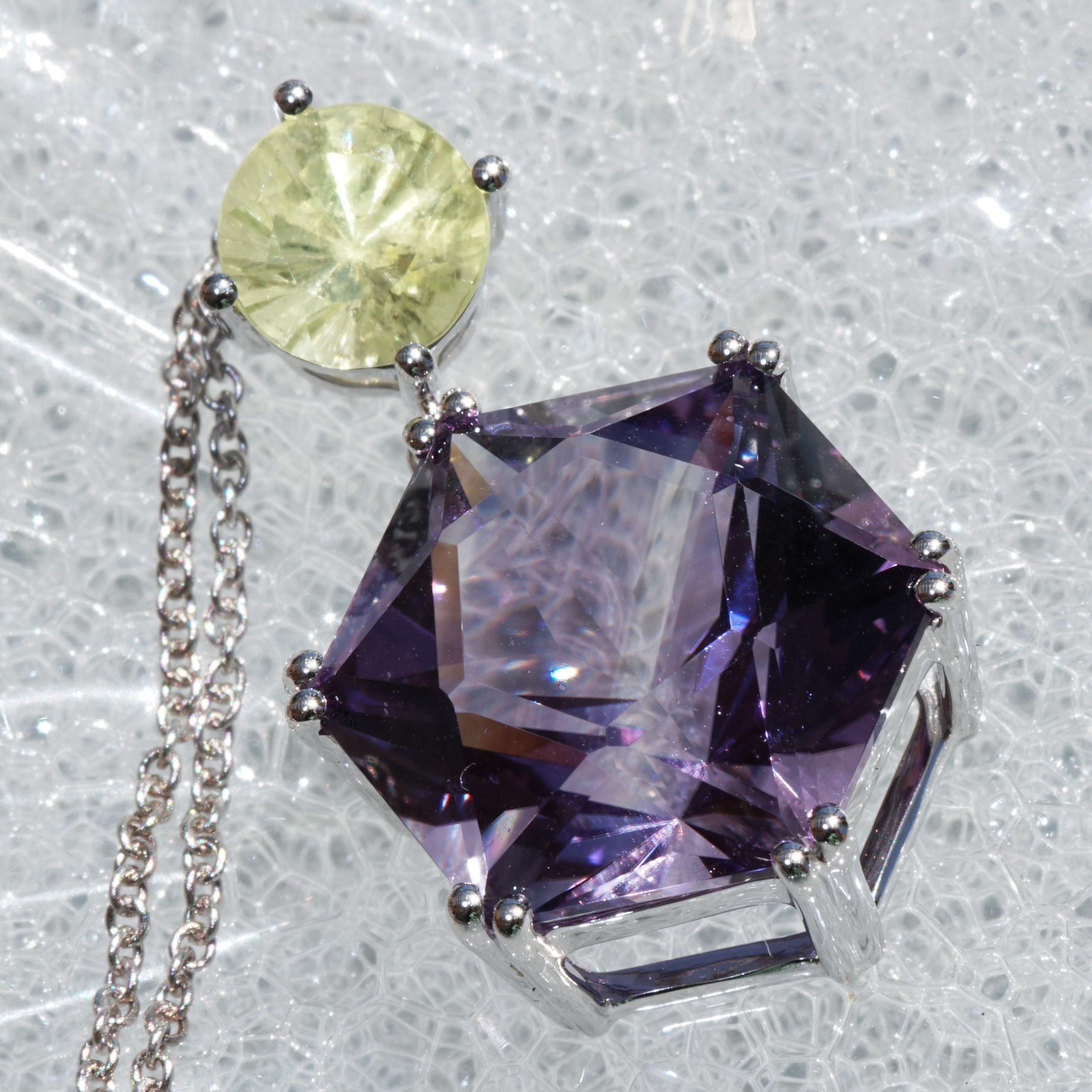 Modern Chrysoberyll Amethyst Pendant with Chain neverseen Colors 10 ct Star Cut Brazil For Sale