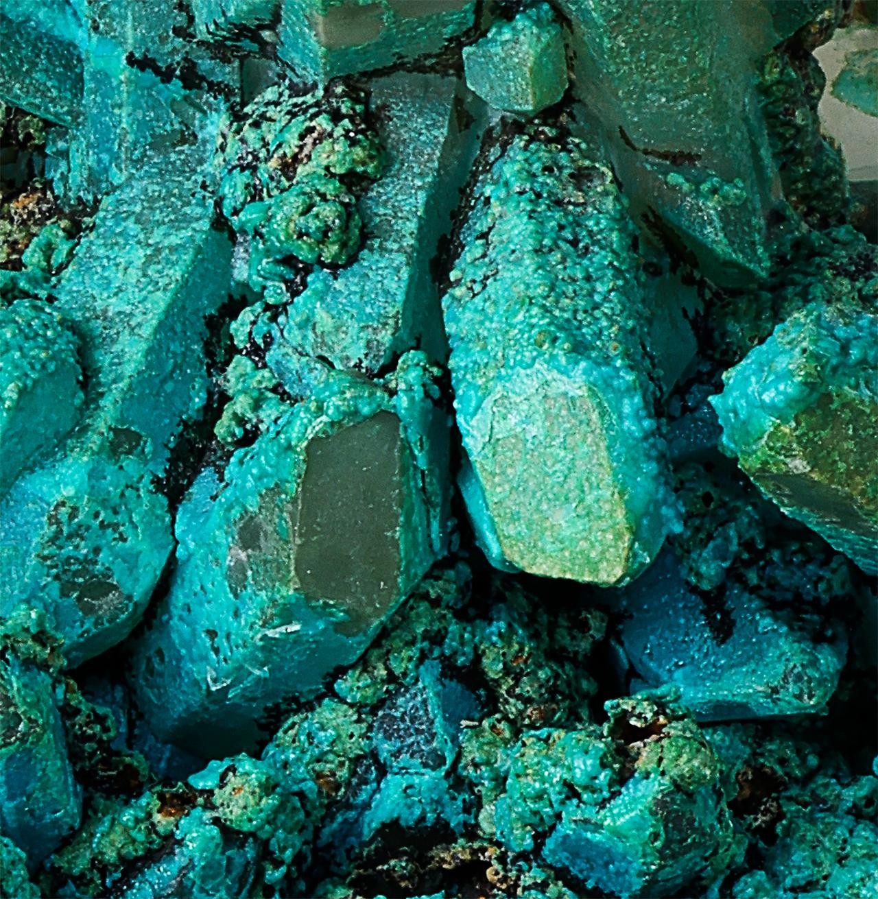 Chrysocolla on Quartz, Tentadora Mine, Julcani Dist., Angaraes Prov., Huancavelica, Peru

Richly colored blue and green chrysocolla has coated clear quartz in this unique small discovery made in 2018. There were but a few examples of this