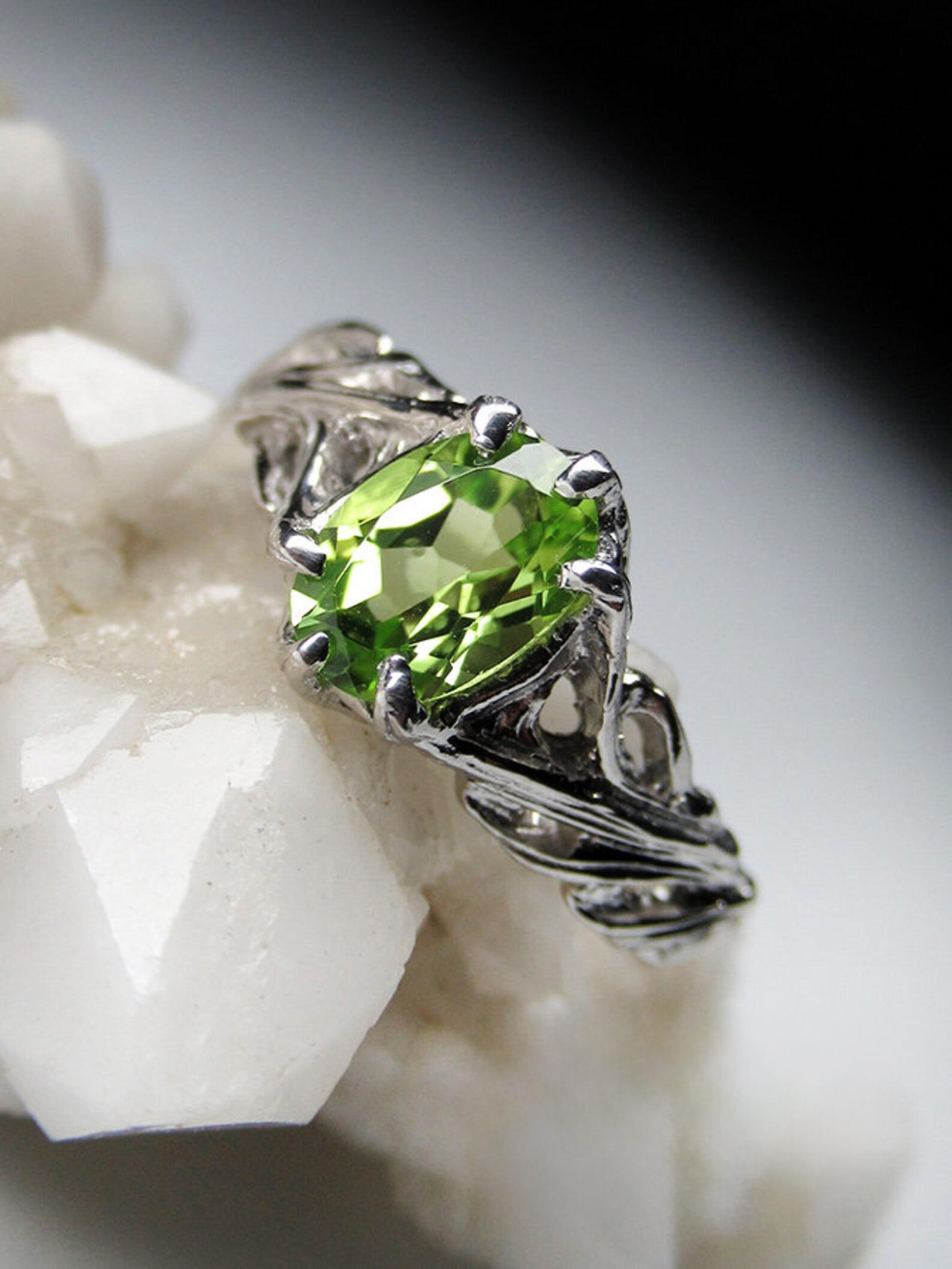 Chrysolite Silver Ring Pear Green Color Classic Oval Peridot Gemstone Gift For Sale 3