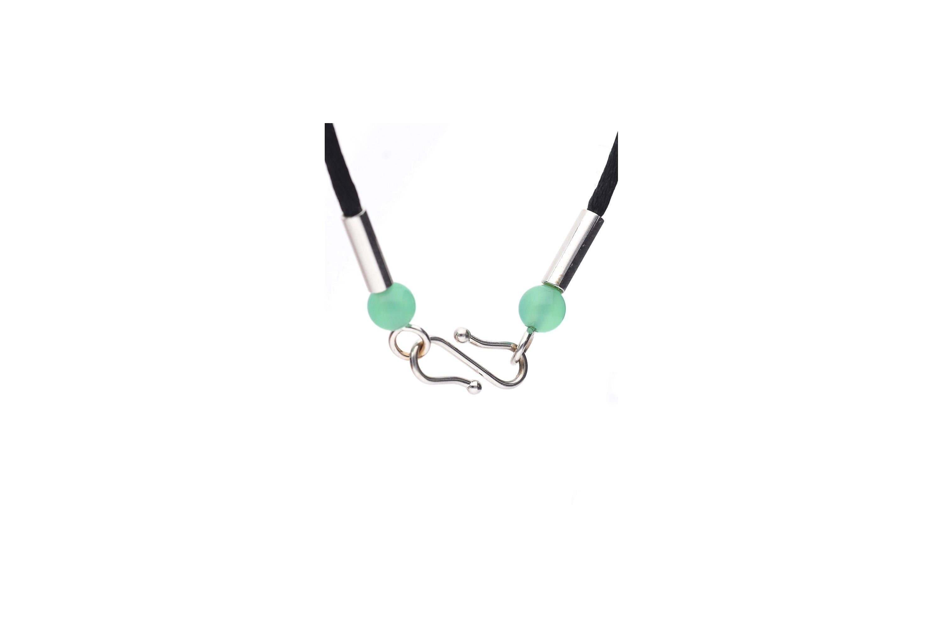 Collana con ciondolo in stile Art Déco con crisofa, diamanti e onice. in vendita 6